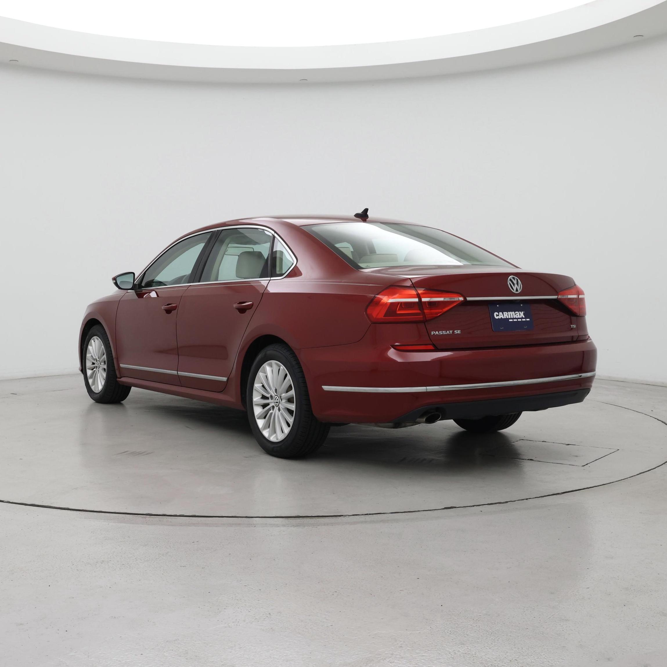 Thumbnail: 2016 Volkswagen Passat - 2