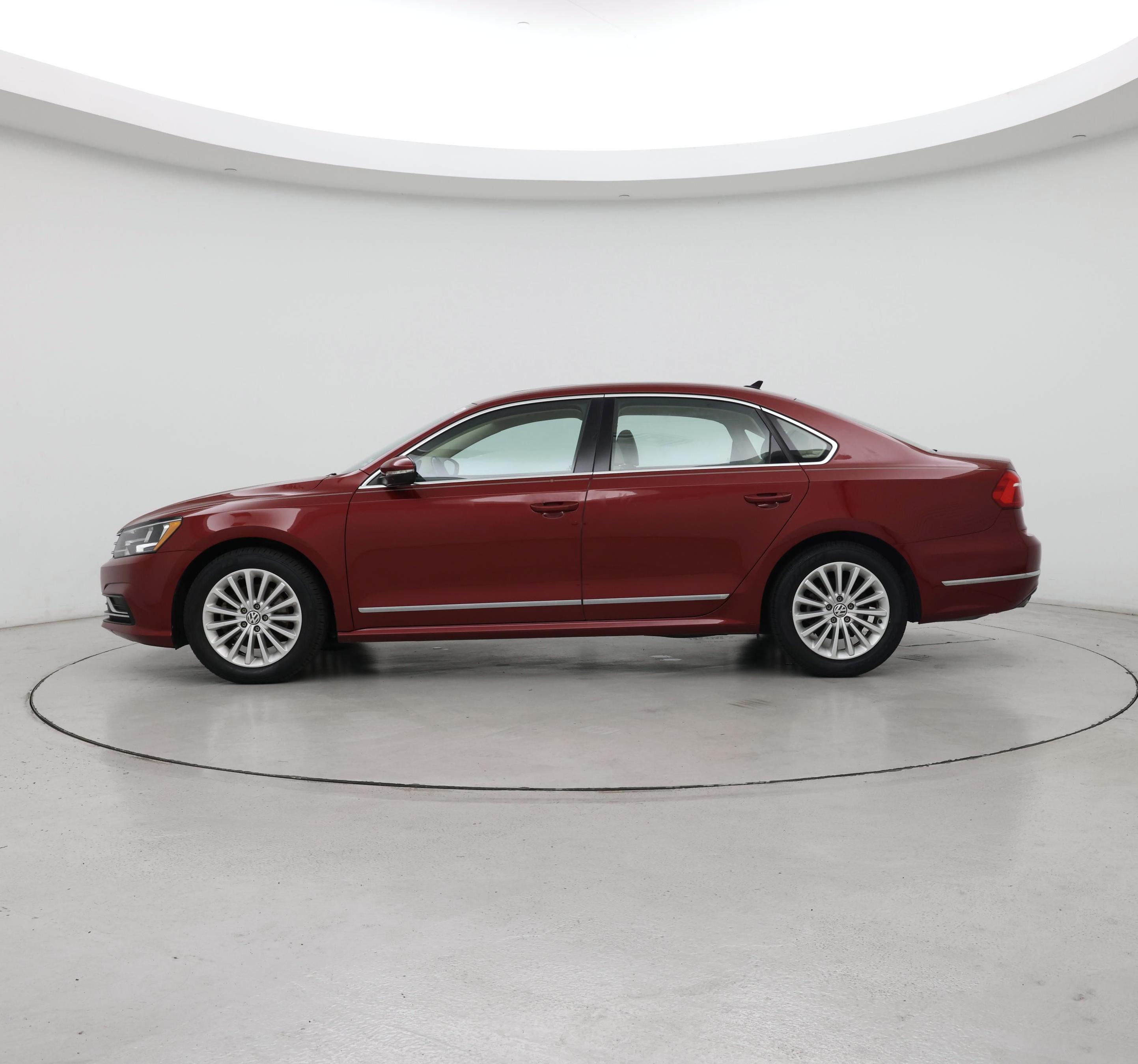 Thumbnail: 2016 Volkswagen Passat - 3