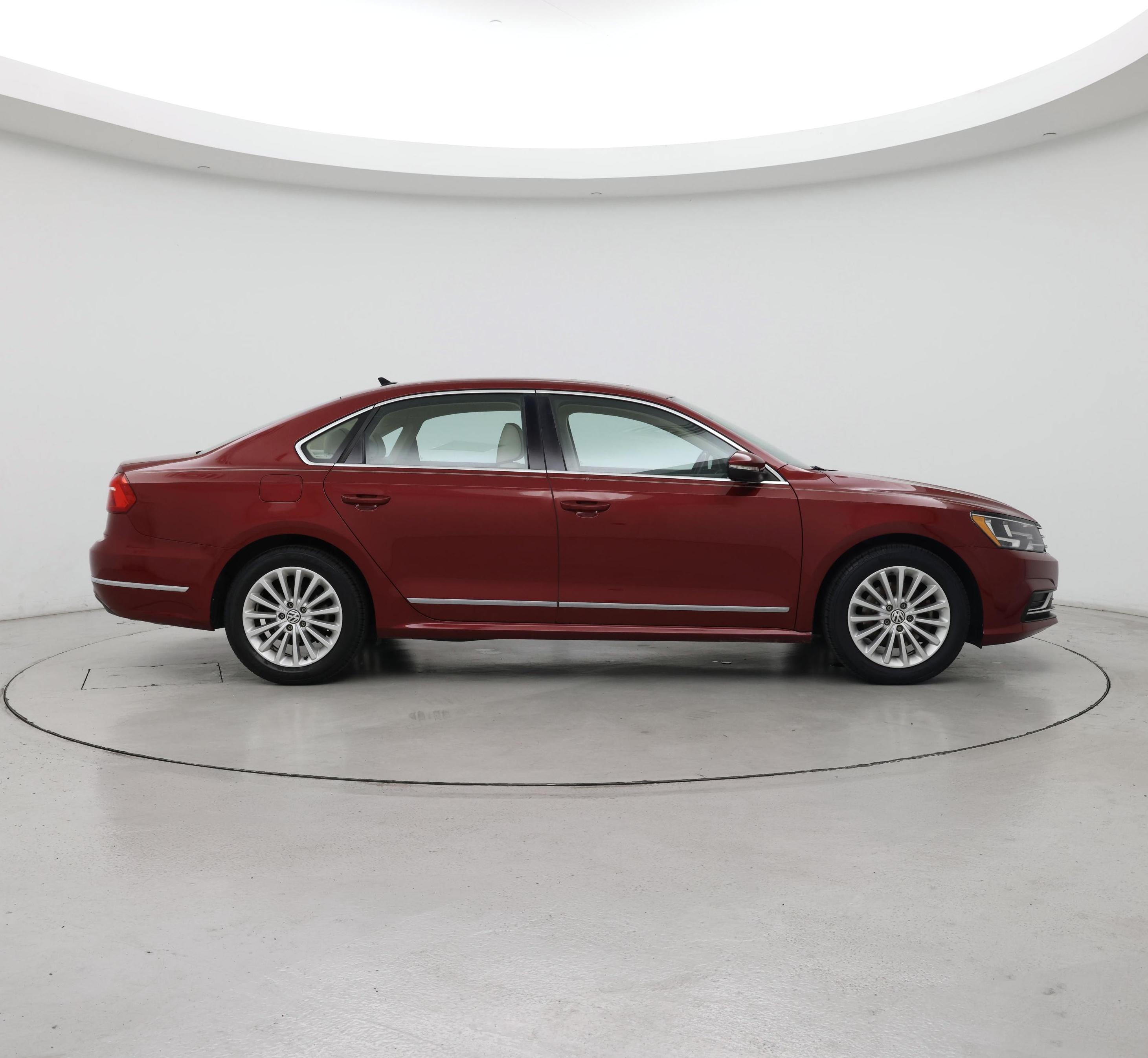 Thumbnail: 2016 Volkswagen Passat - 7