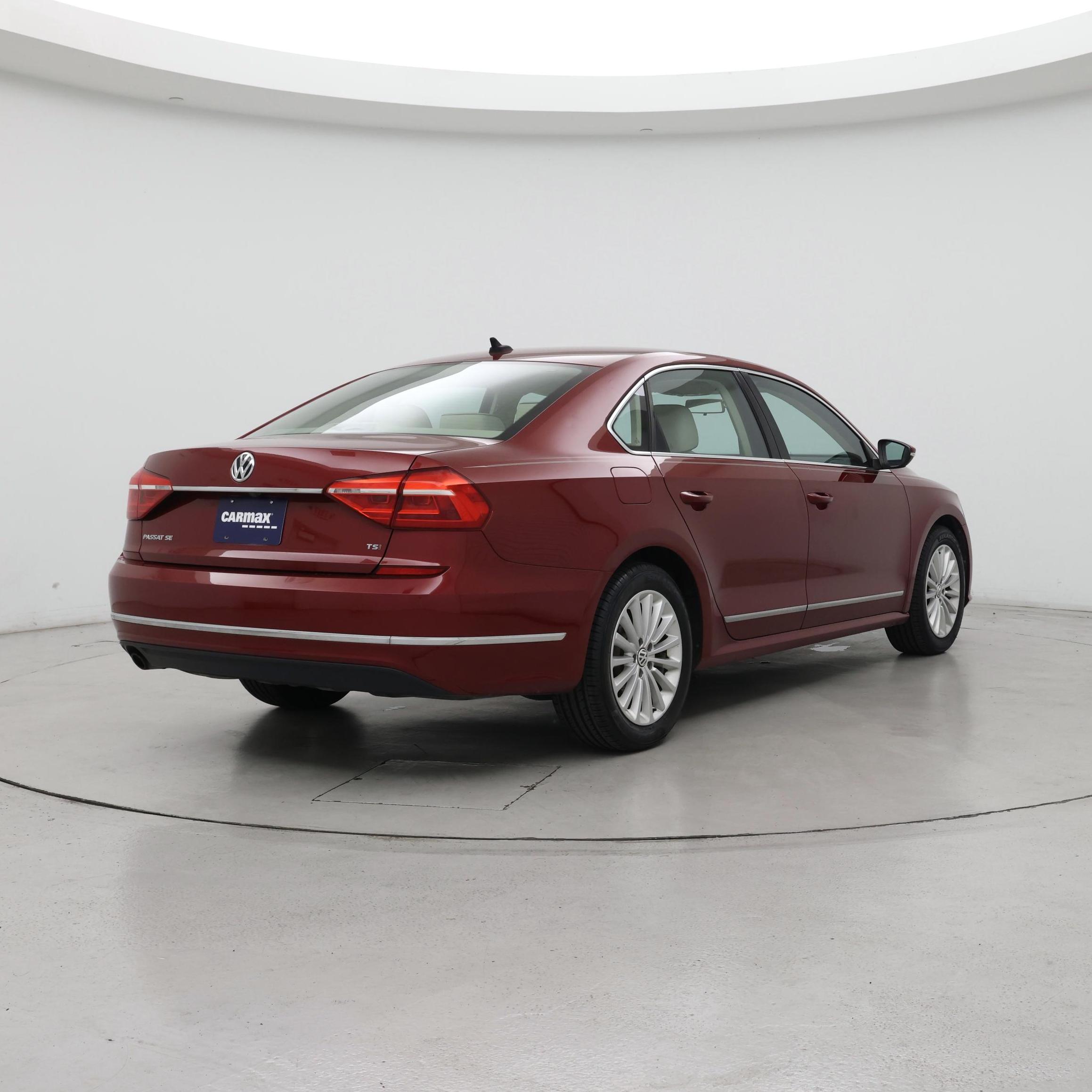 Thumbnail: 2016 Volkswagen Passat - 8
