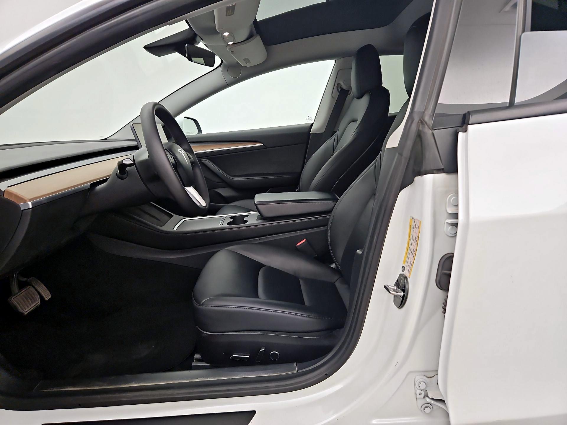 Thumbnail: 2021 Tesla Model 3 - 11