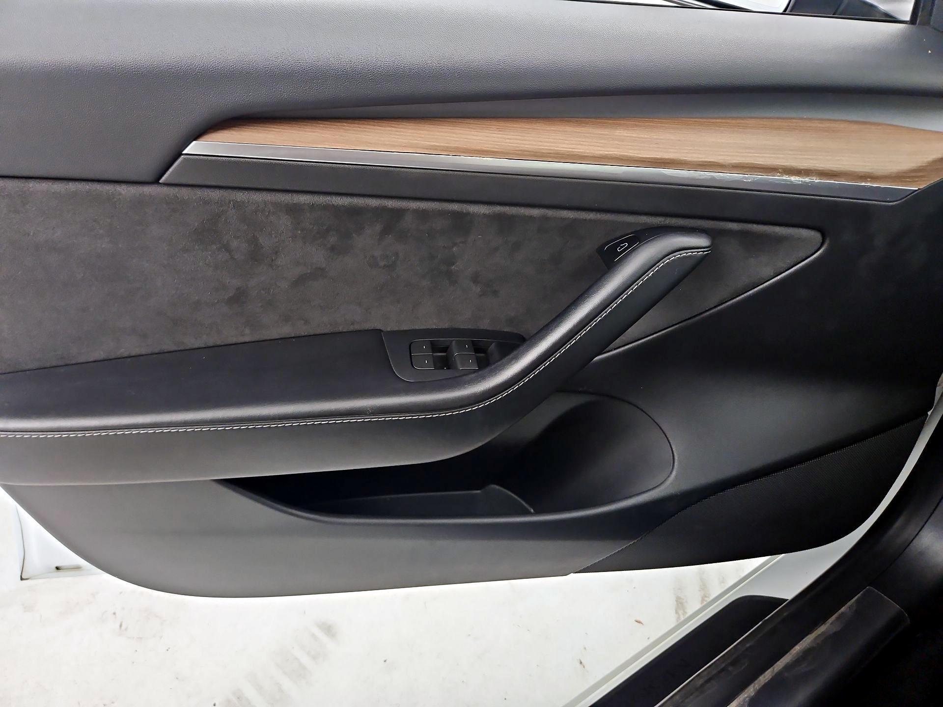 Thumbnail: 2021 Tesla Model 3 - 12