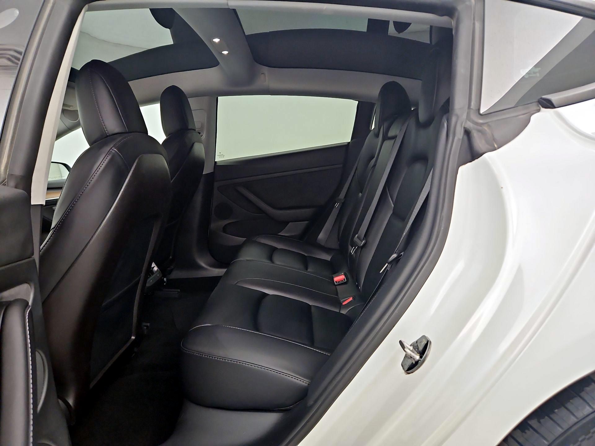 Thumbnail: 2021 Tesla Model 3 - 19