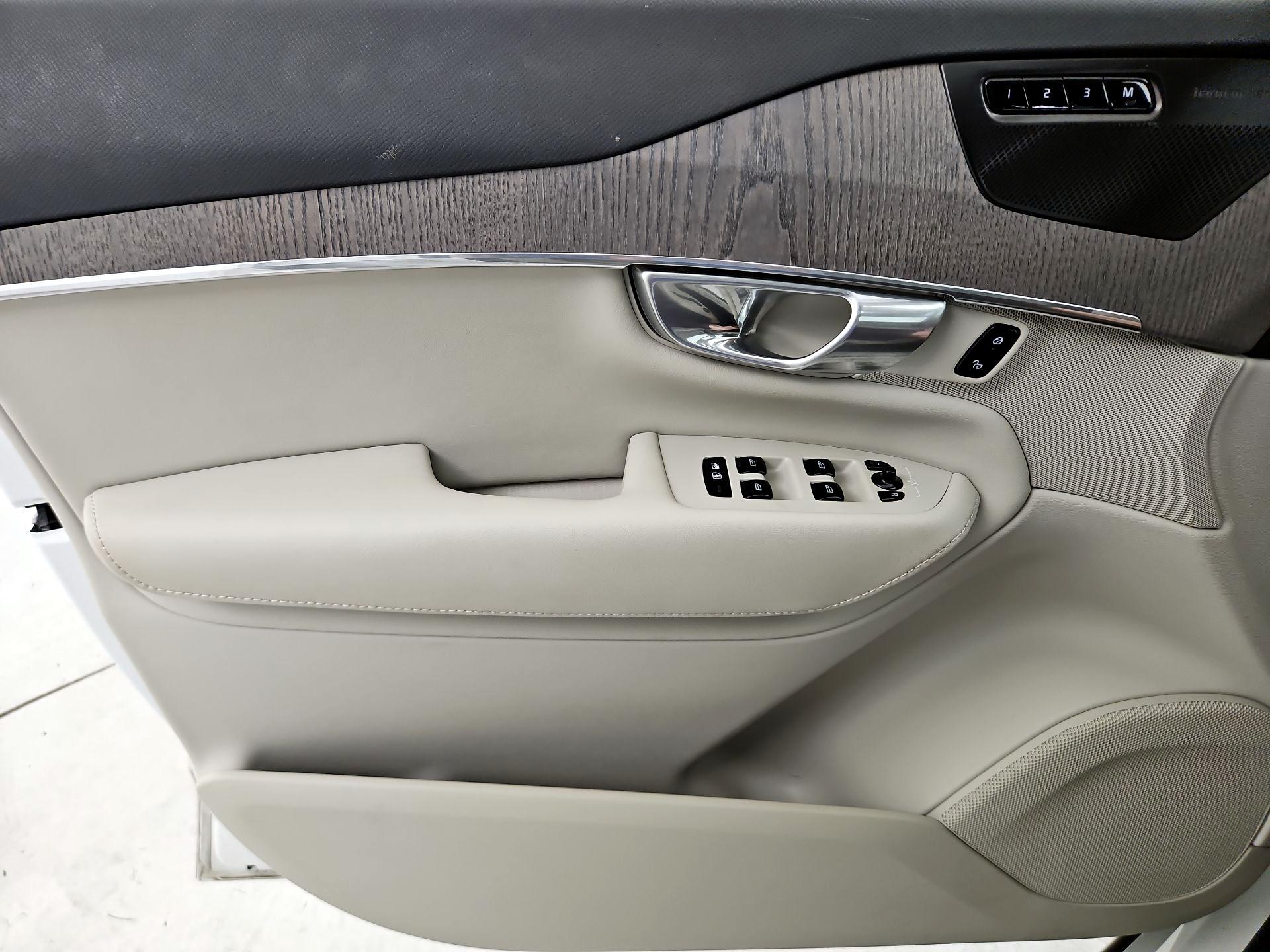 Thumbnail: 2023 Volvo XC90 - 12