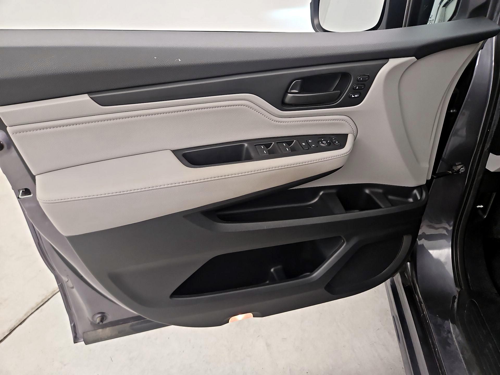 Thumbnail: 2019 Honda Odyssey - 12