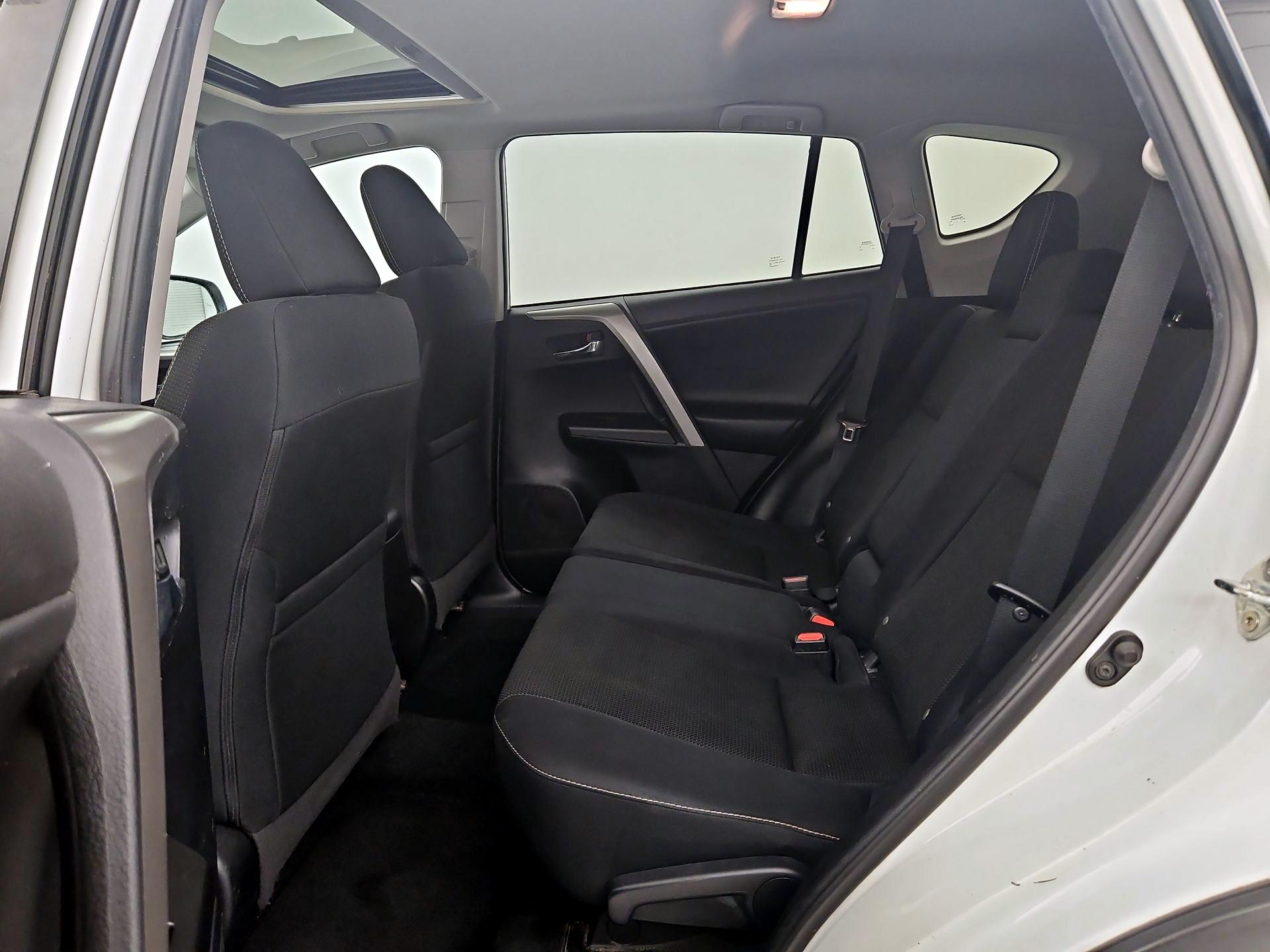 Thumbnail: 2018 Toyota RAV4 - 20