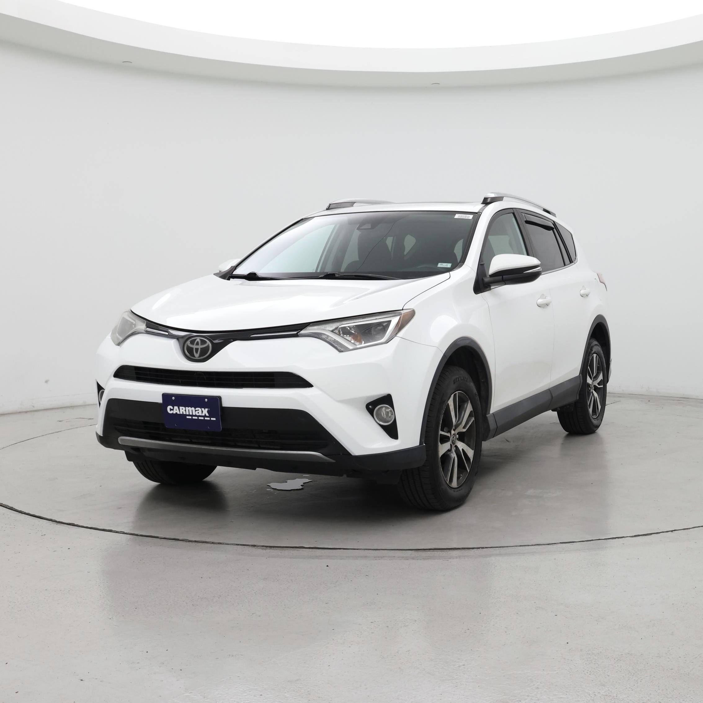 Thumbnail: 2018 Toyota RAV4 - 4