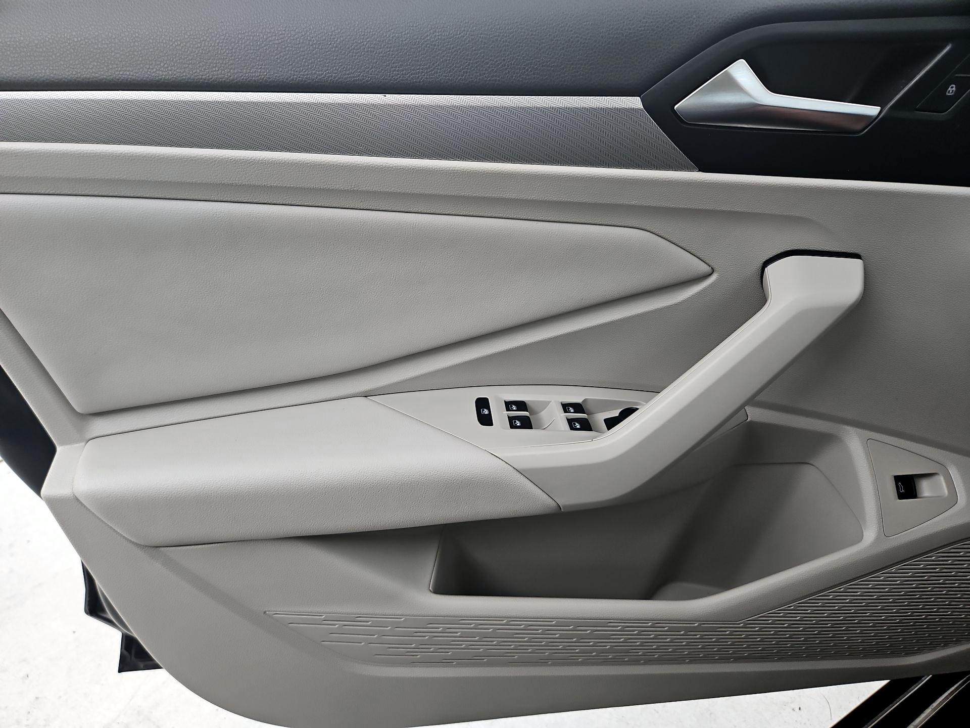Thumbnail: 2019 Volkswagen Jetta - 12