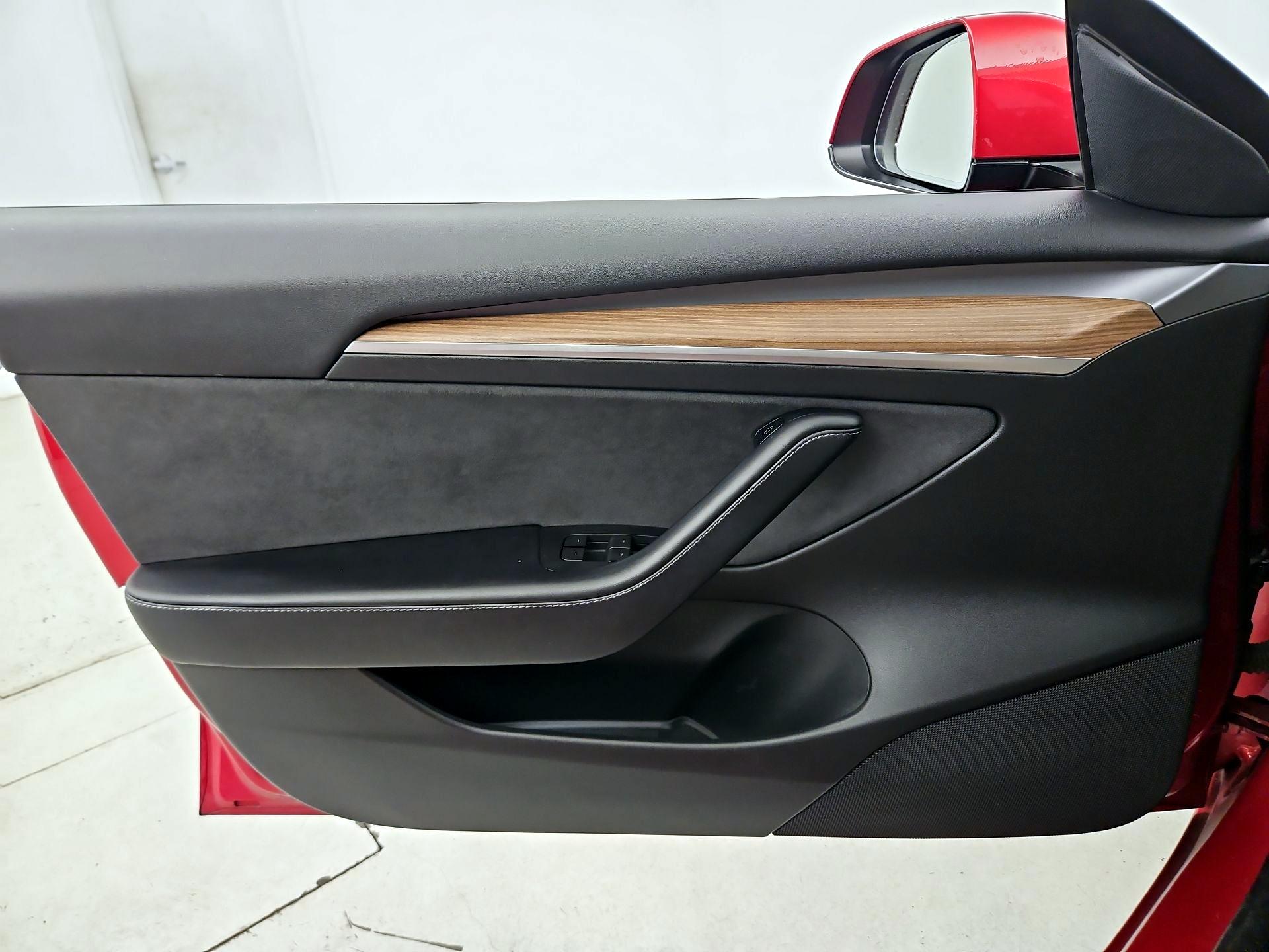 Thumbnail: 2022 Tesla Model 3 - 12
