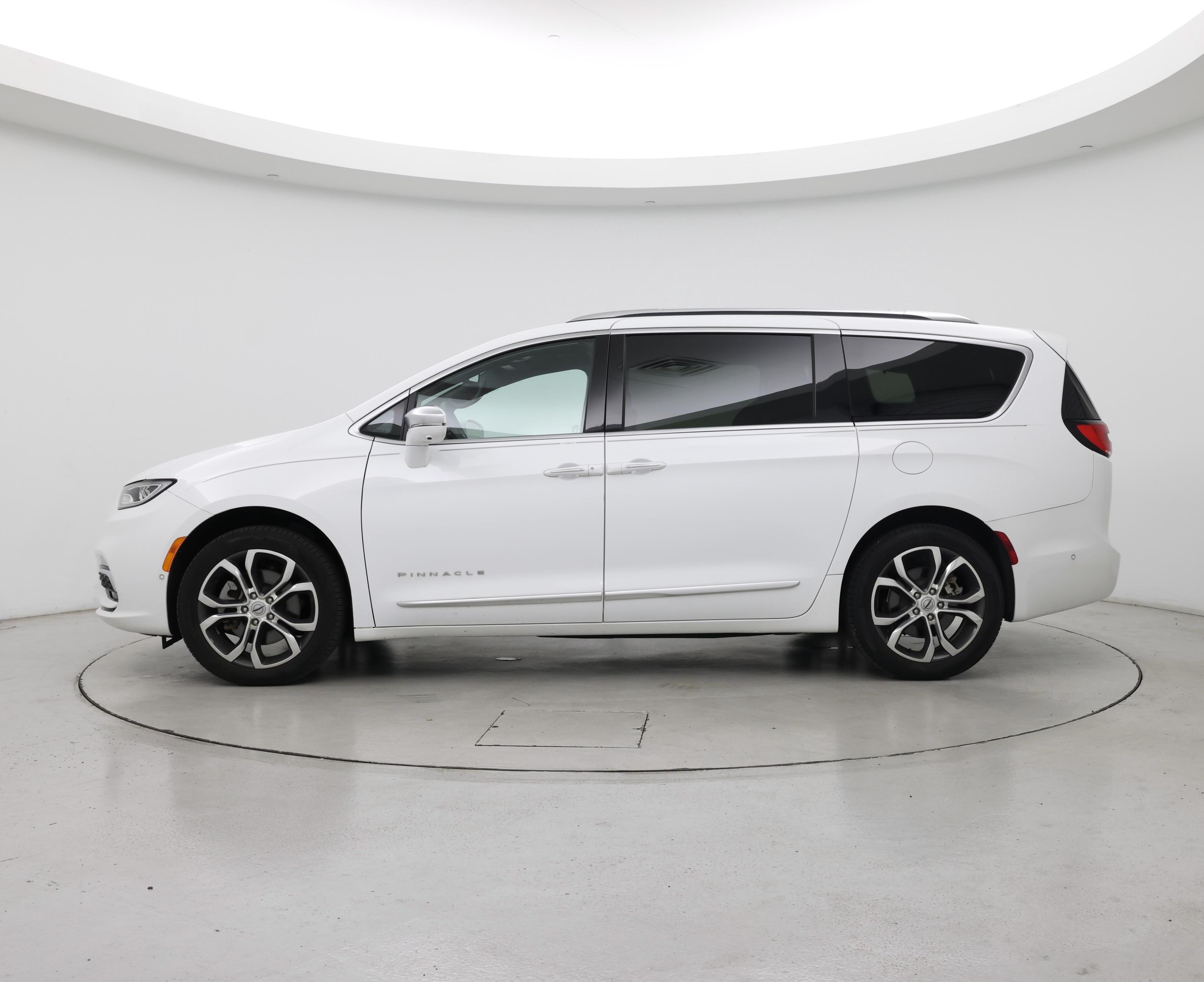 Thumbnail: 2024 Chrysler Pacifica - 3