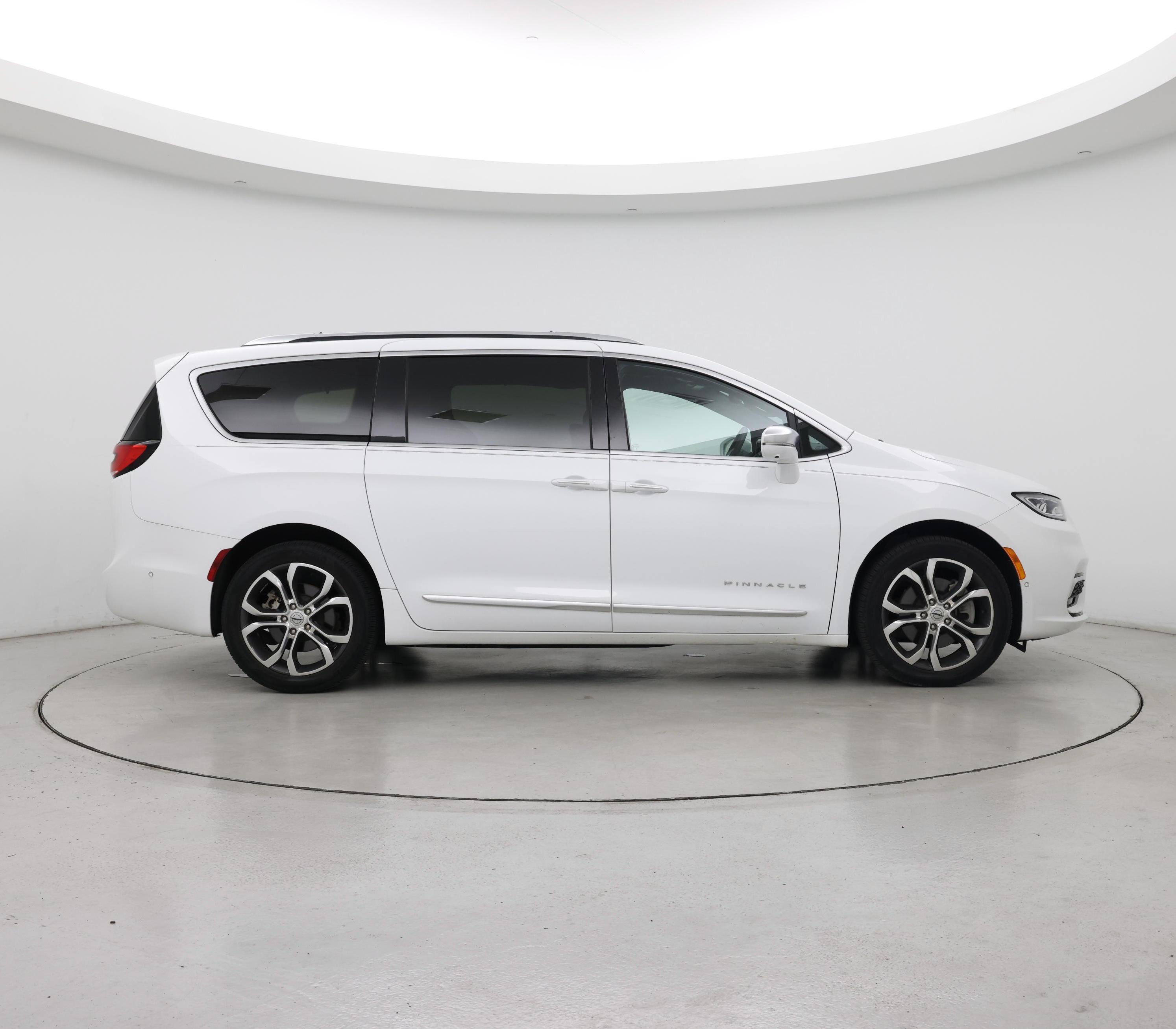Thumbnail: 2024 Chrysler Pacifica - 7