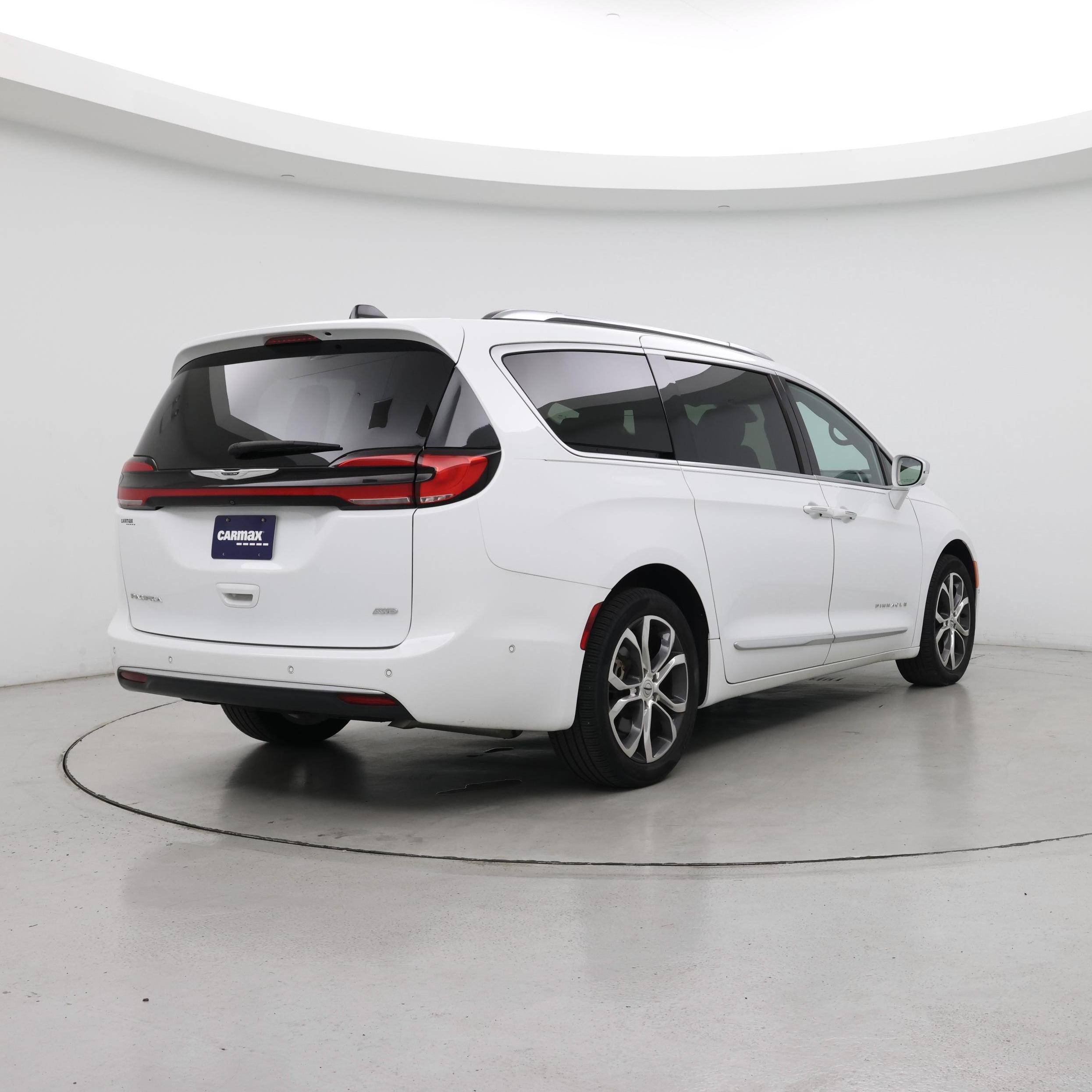 Thumbnail: 2024 Chrysler Pacifica - 8