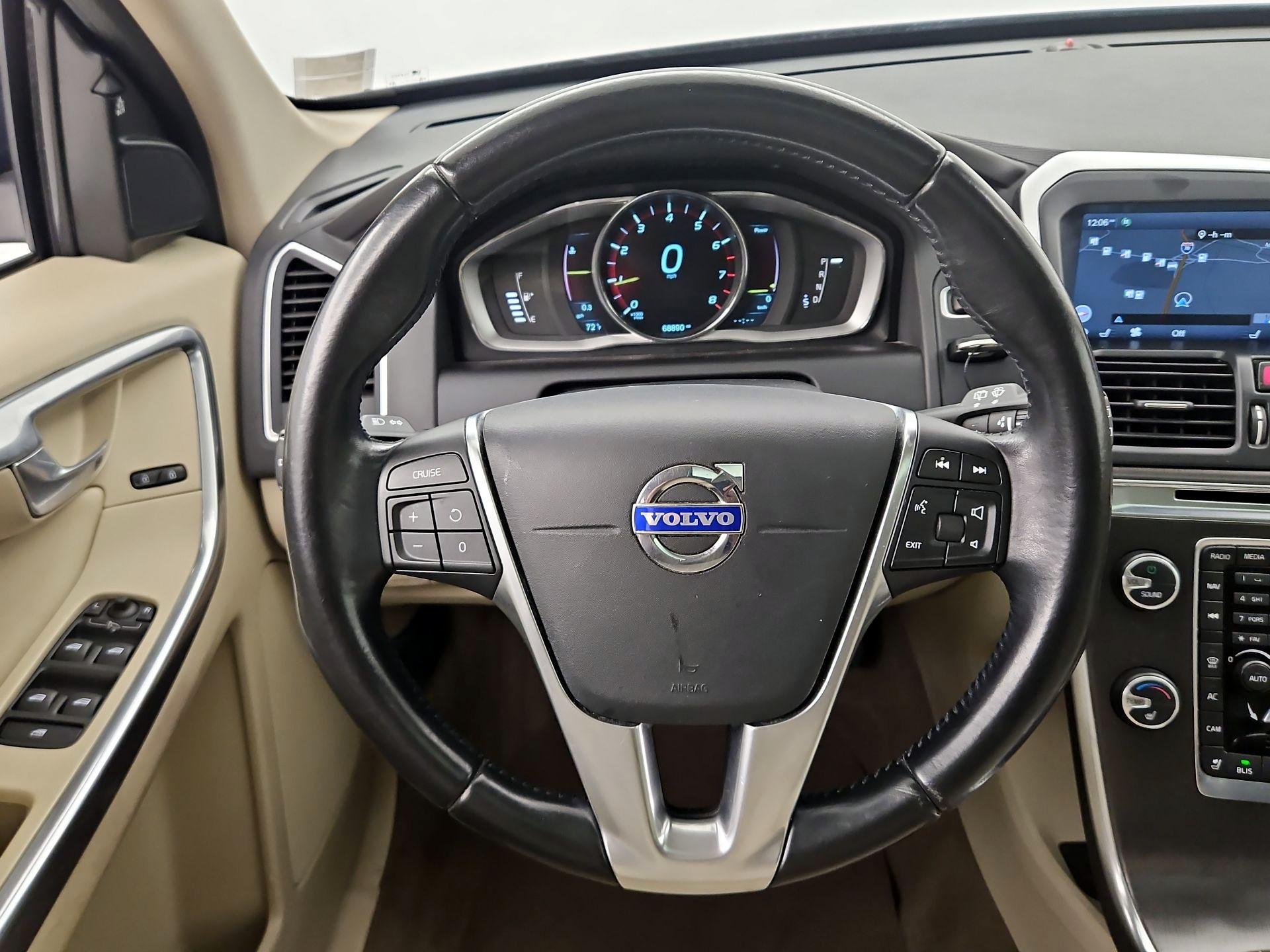 Thumbnail: 2015 Volvo XC60 - 10