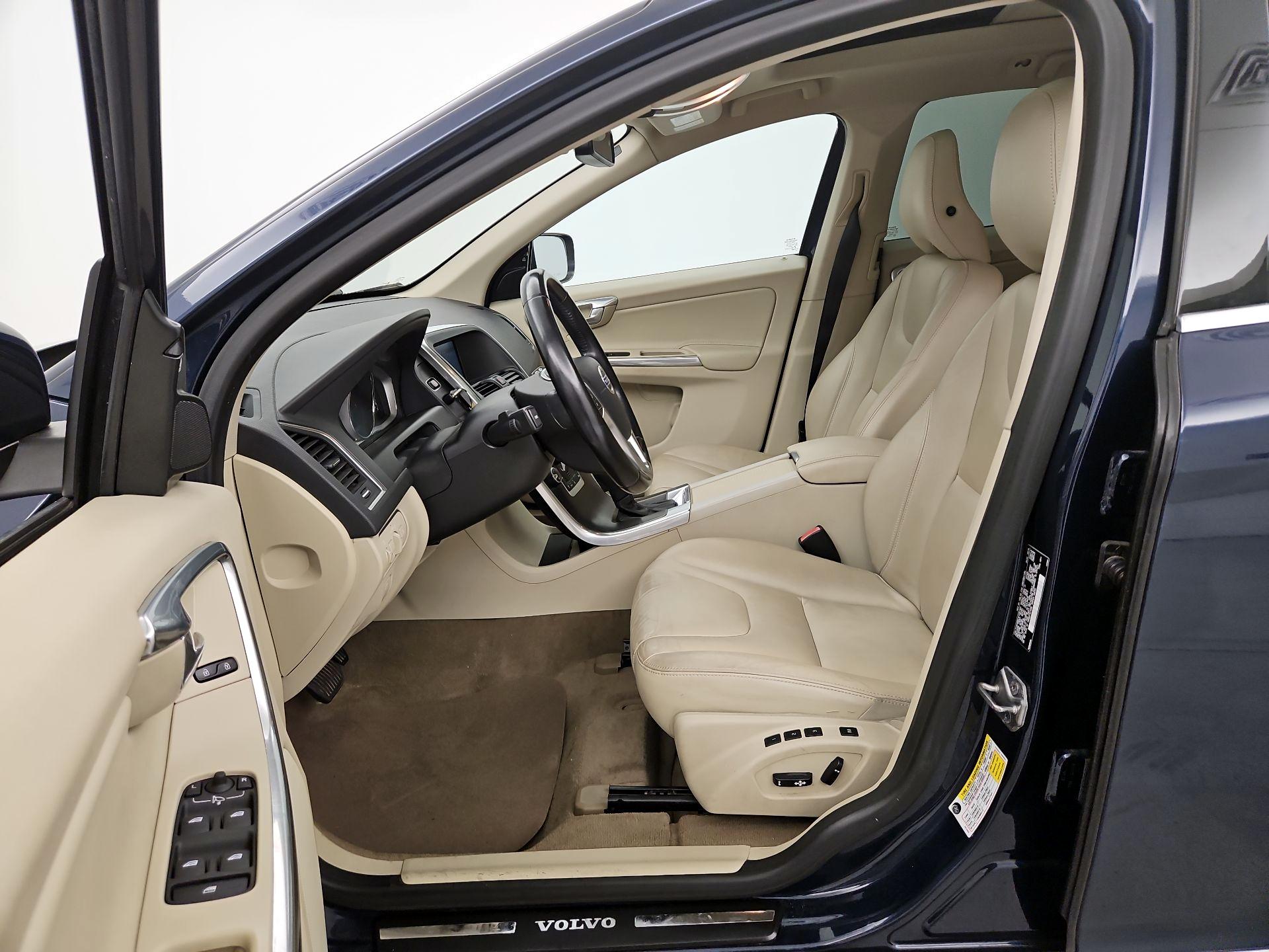 Thumbnail: 2015 Volvo XC60 - 11