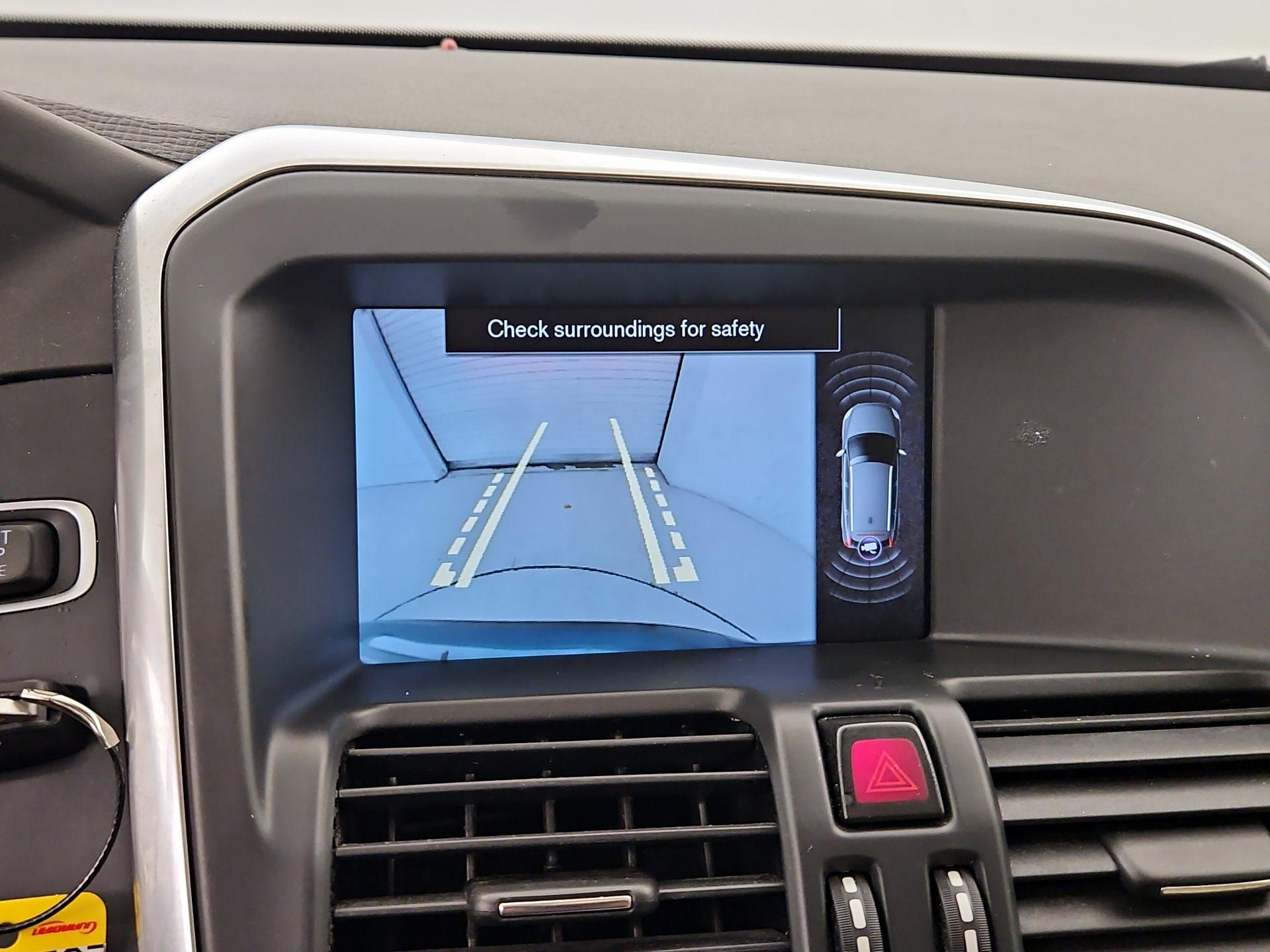 Thumbnail: 2015 Volvo XC60 - 15