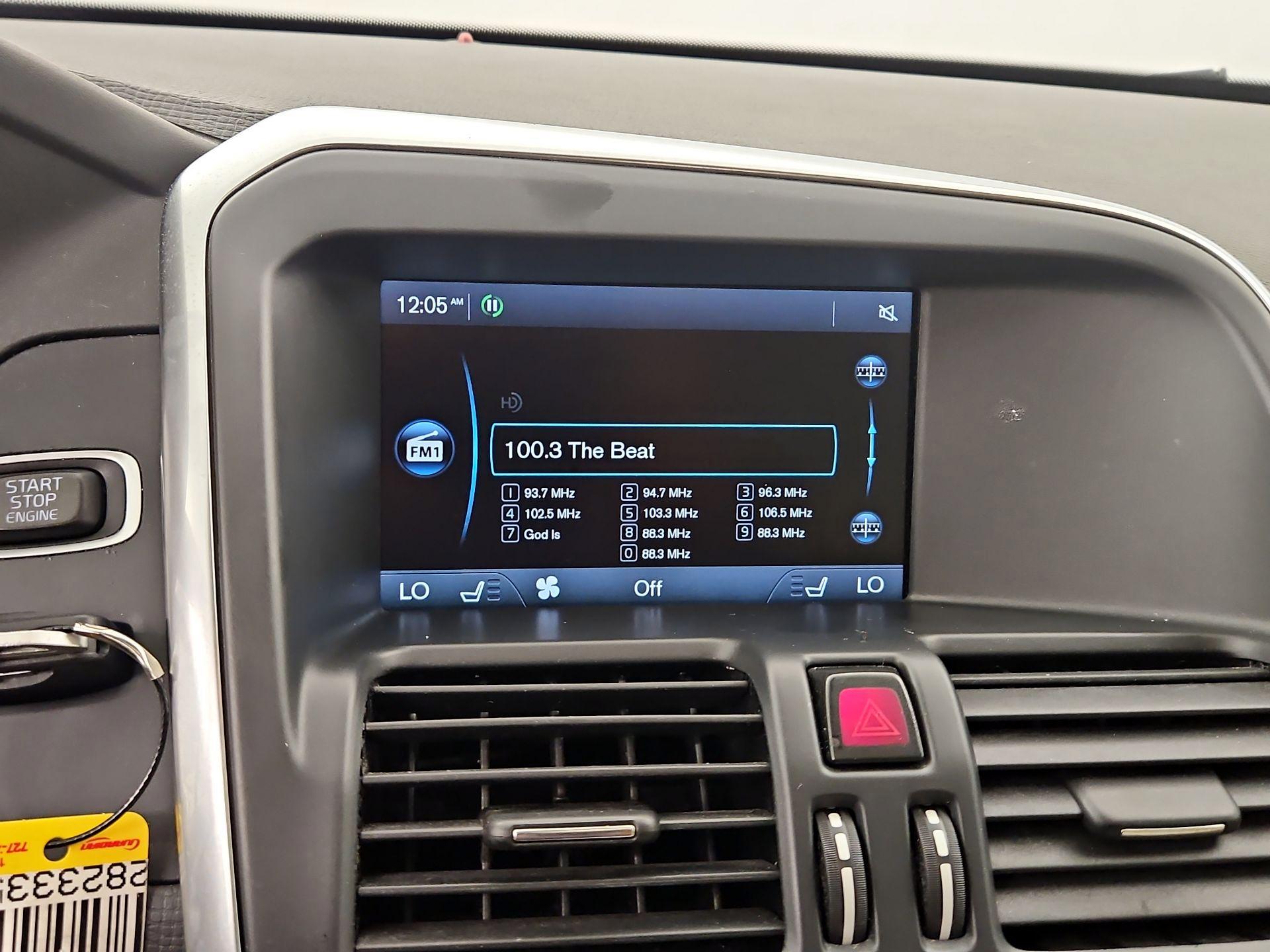 Thumbnail: 2015 Volvo XC60 - 16