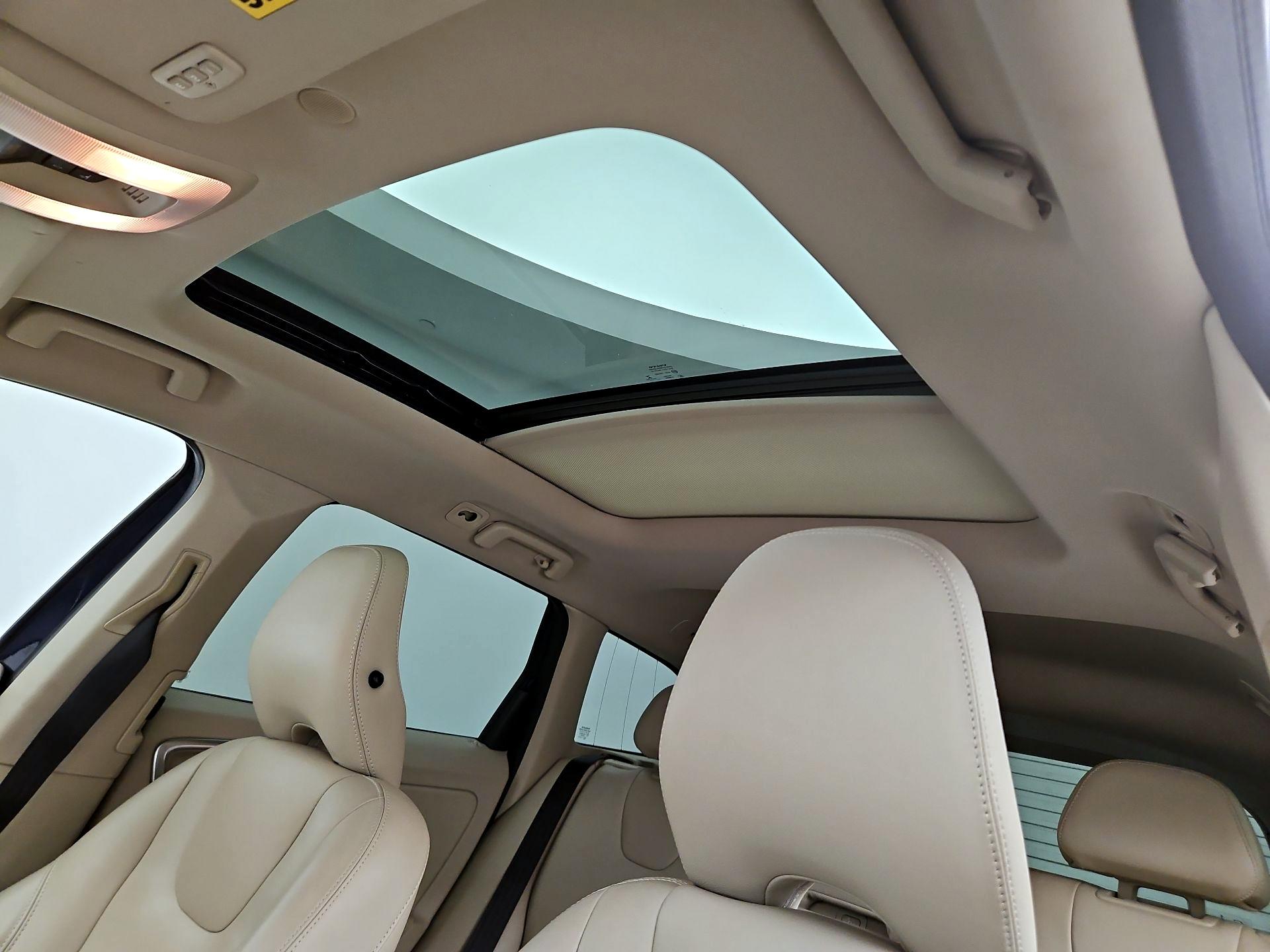 Thumbnail: 2015 Volvo XC60 - 20