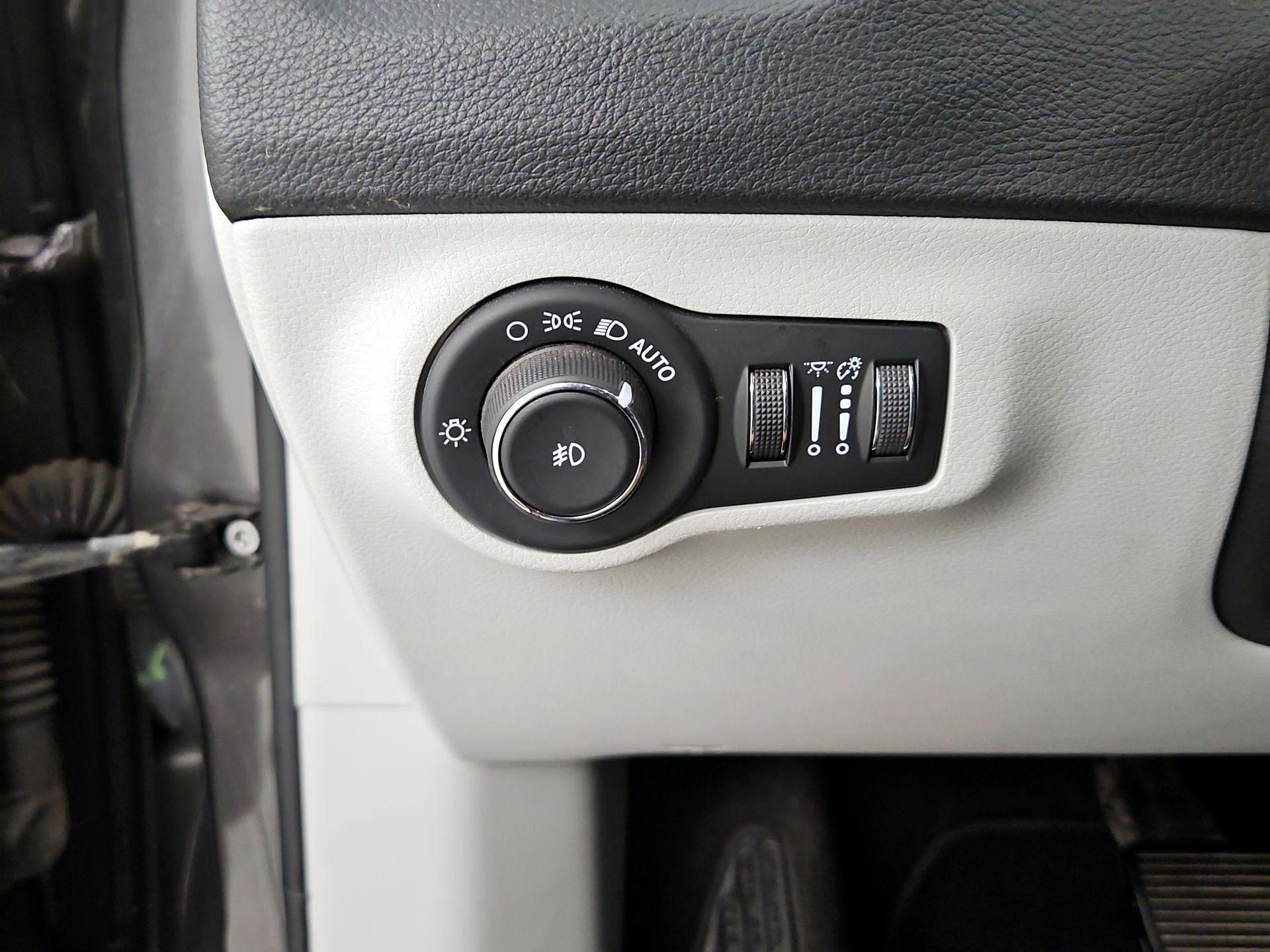 Thumbnail: 2019 Jeep Compass - 13