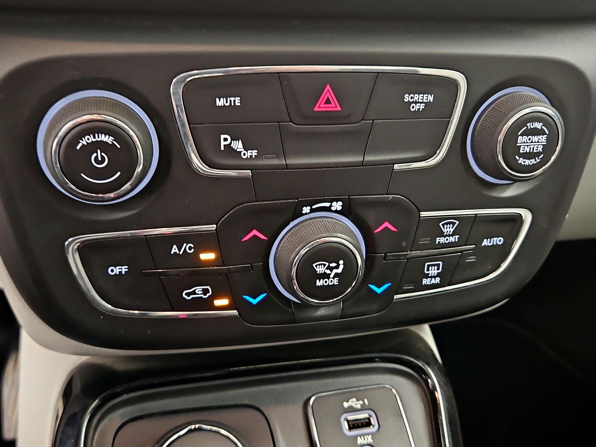 Thumbnail: 2019 Jeep Compass - 17