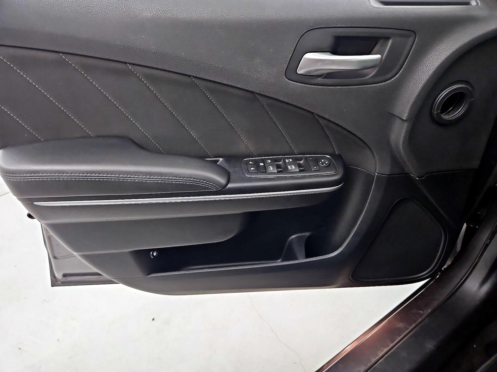 2016 Dodge Charger SXT - Photo 13