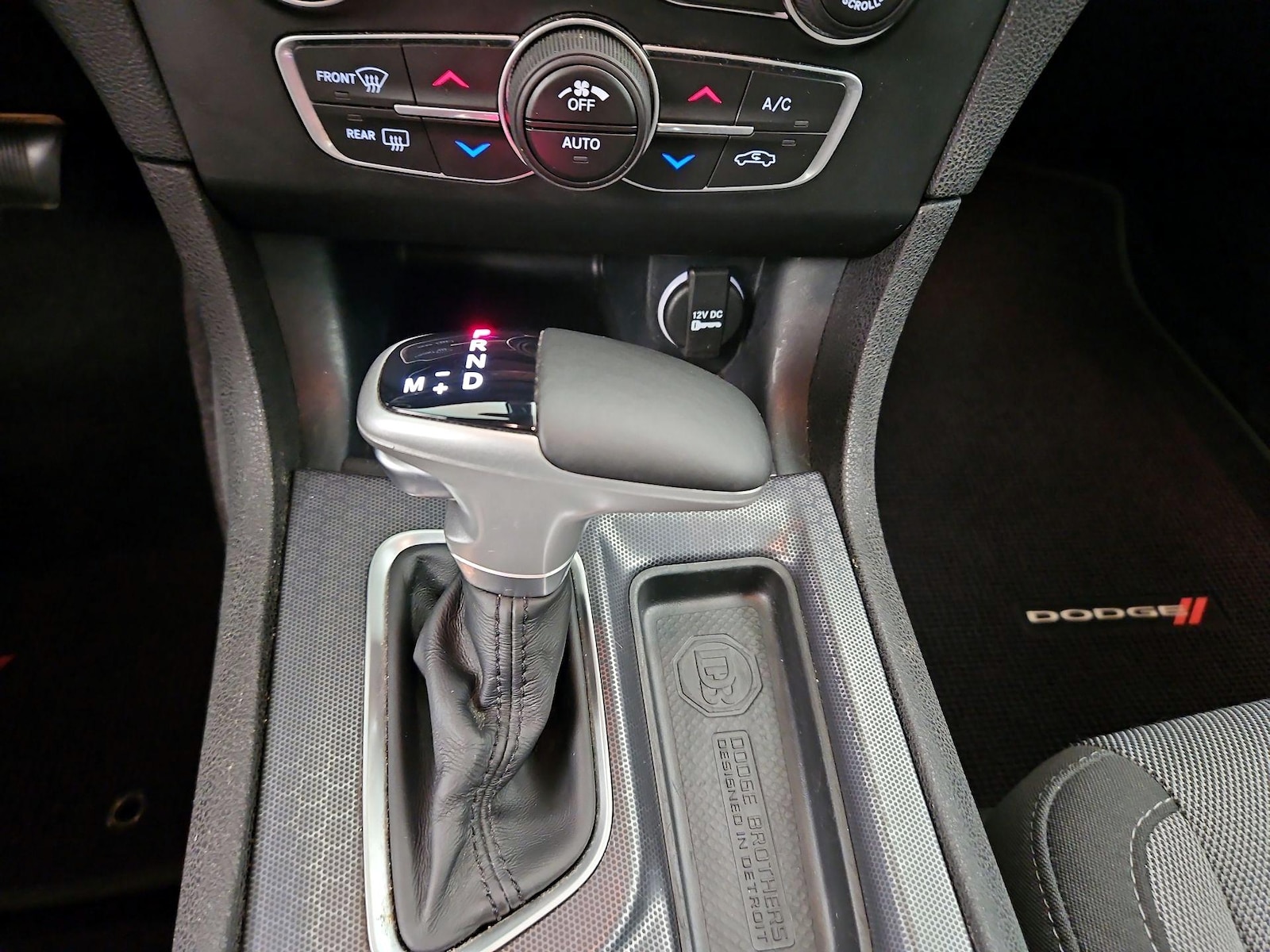 2016 Dodge Charger SXT - Photo 17