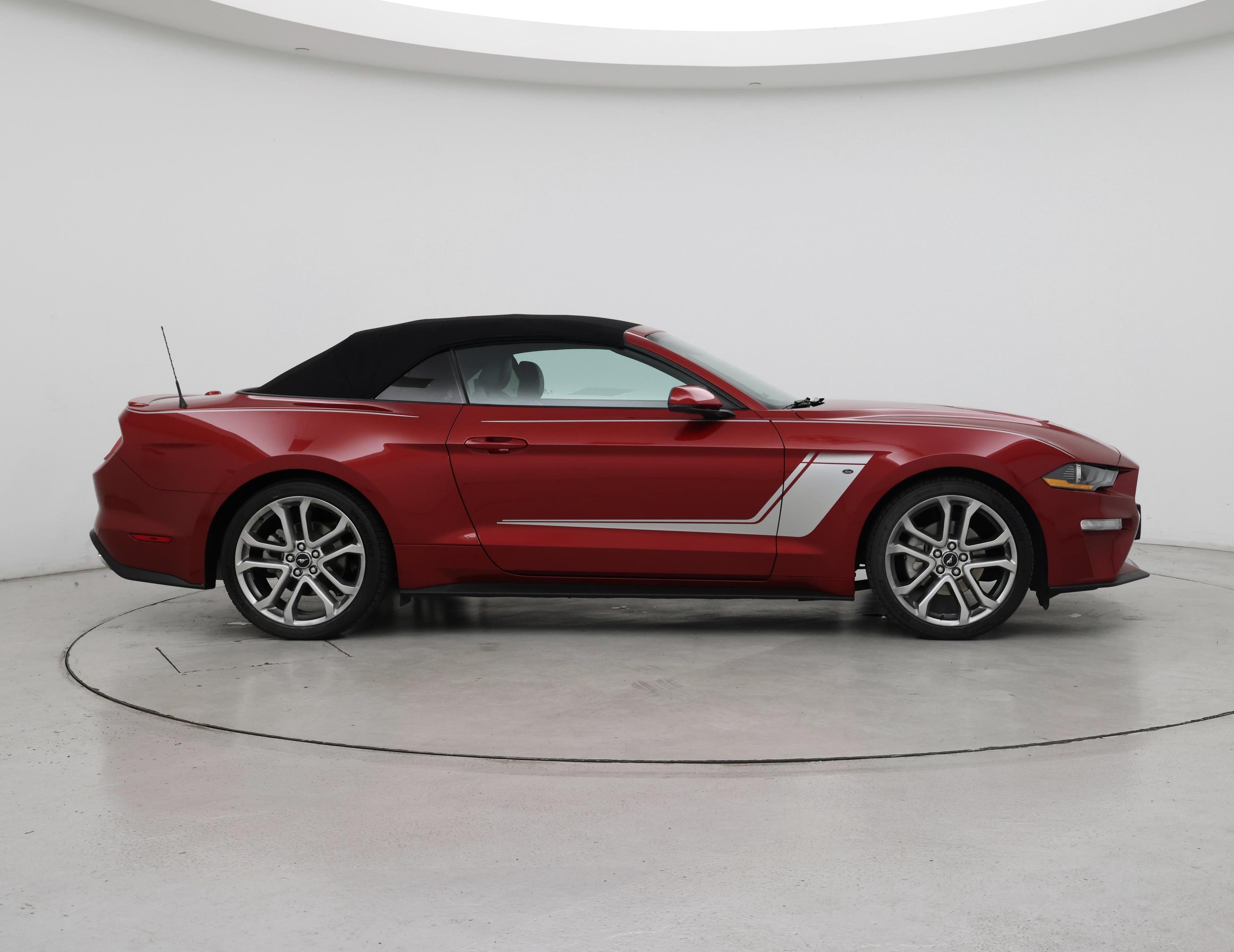 Thumbnail: 2022 Ford Mustang - 7