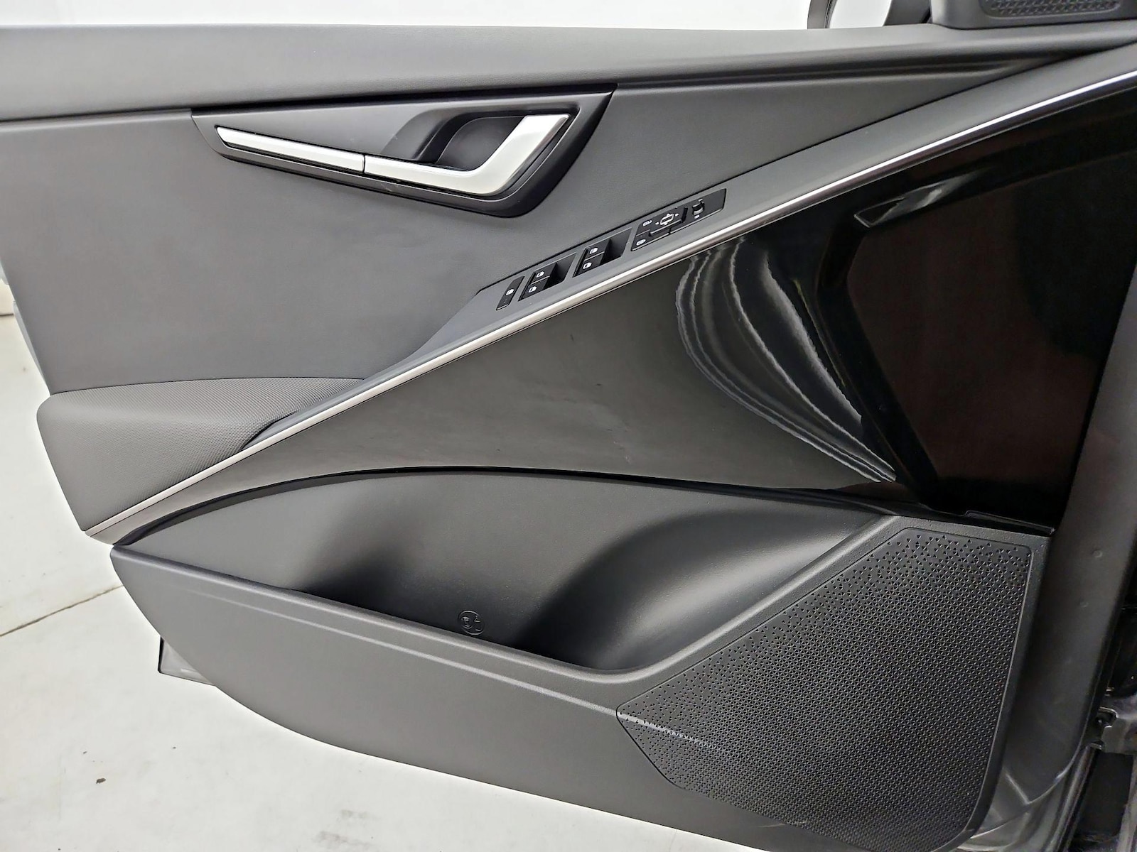 2024 Kia Niro EX - Photo 13