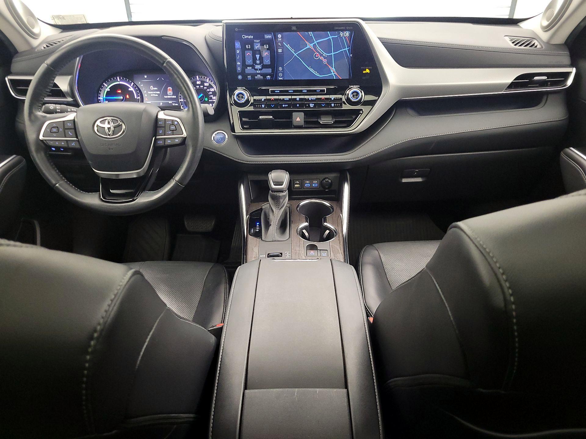 Thumbnail: 2022 Toyota Highlander - 9