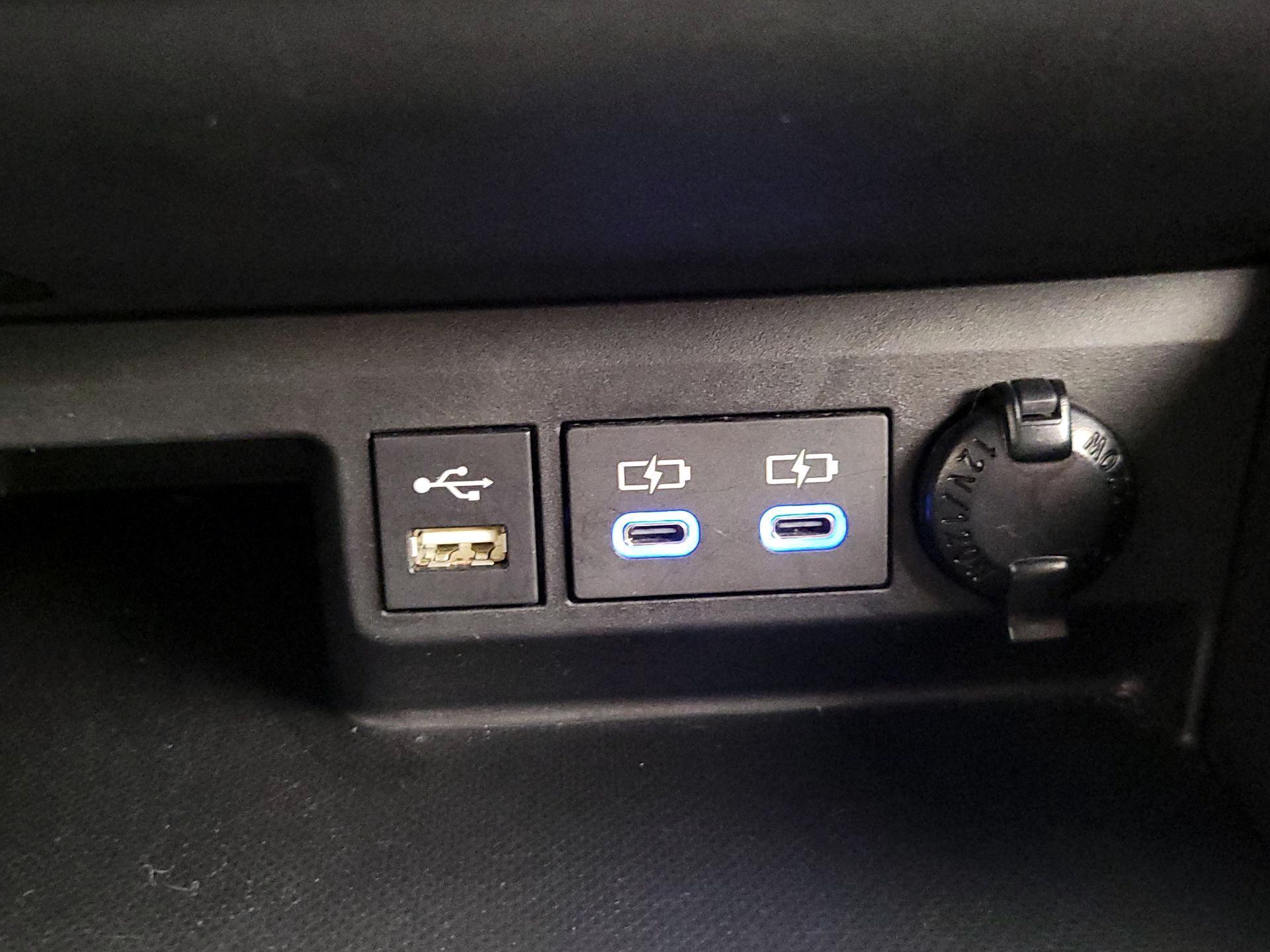 Thumbnail: 2022 Toyota Highlander - 19