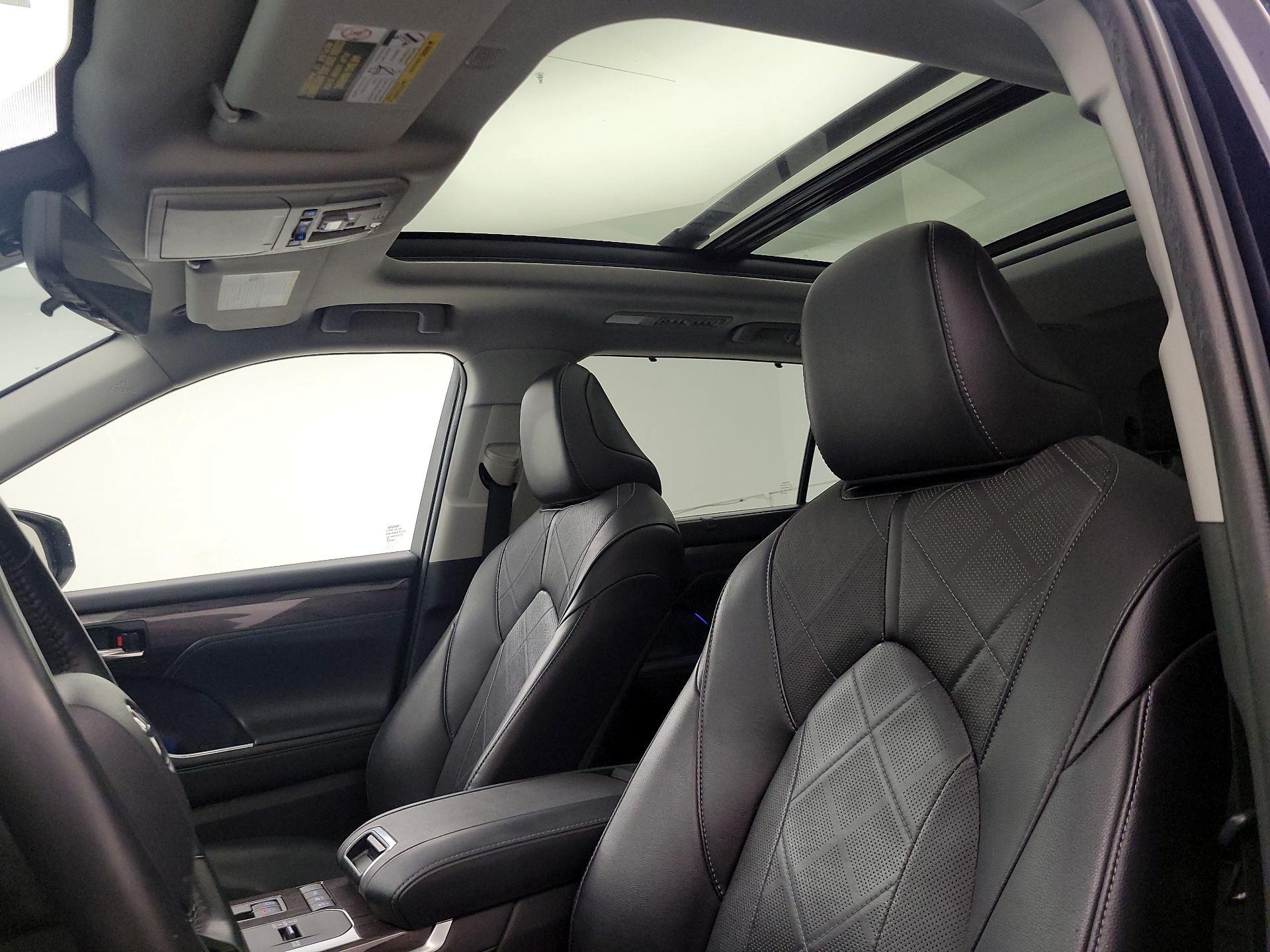 Thumbnail: 2022 Toyota Highlander - 20