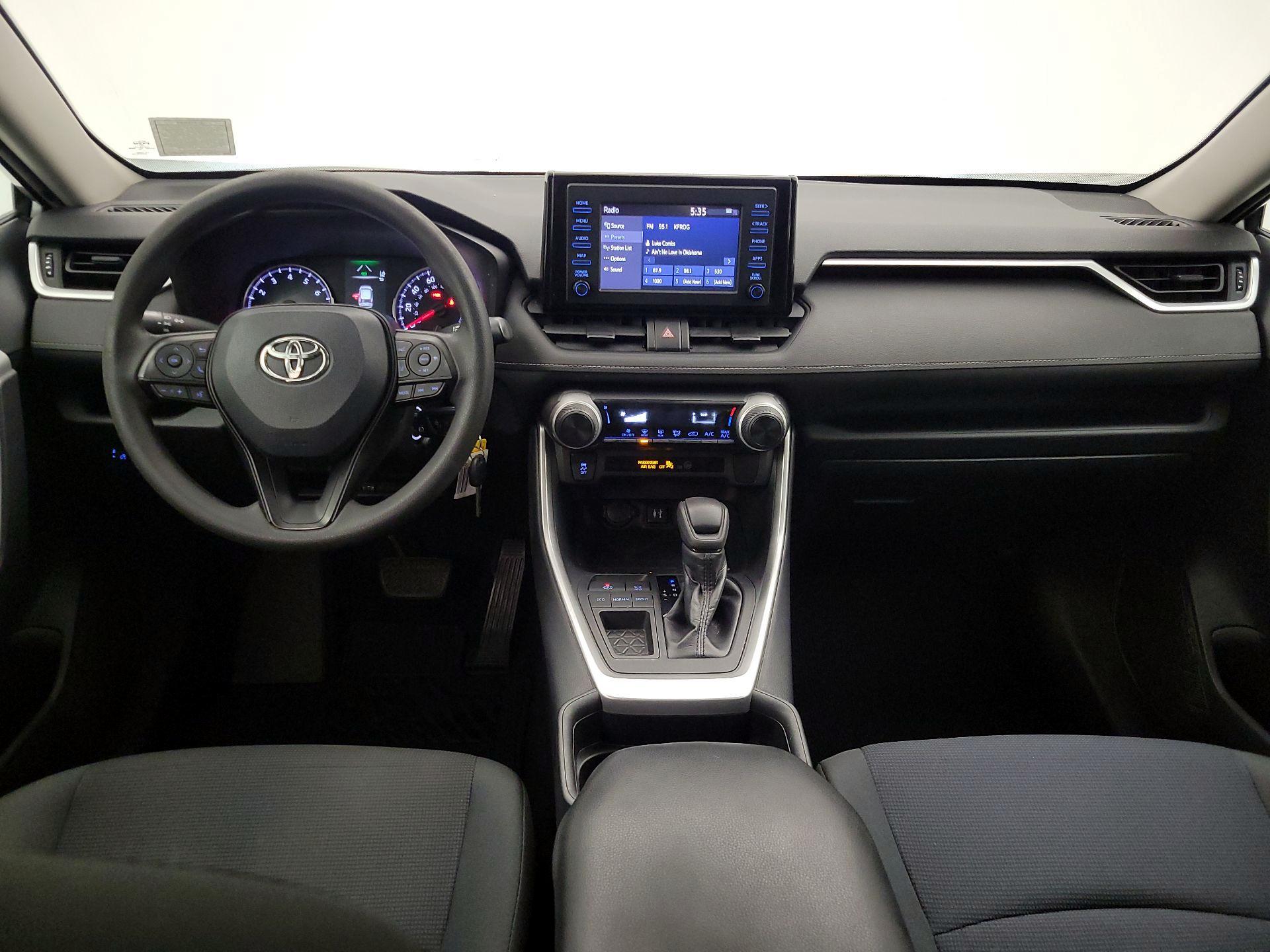 Thumbnail: 2019 Toyota RAV4 - 9