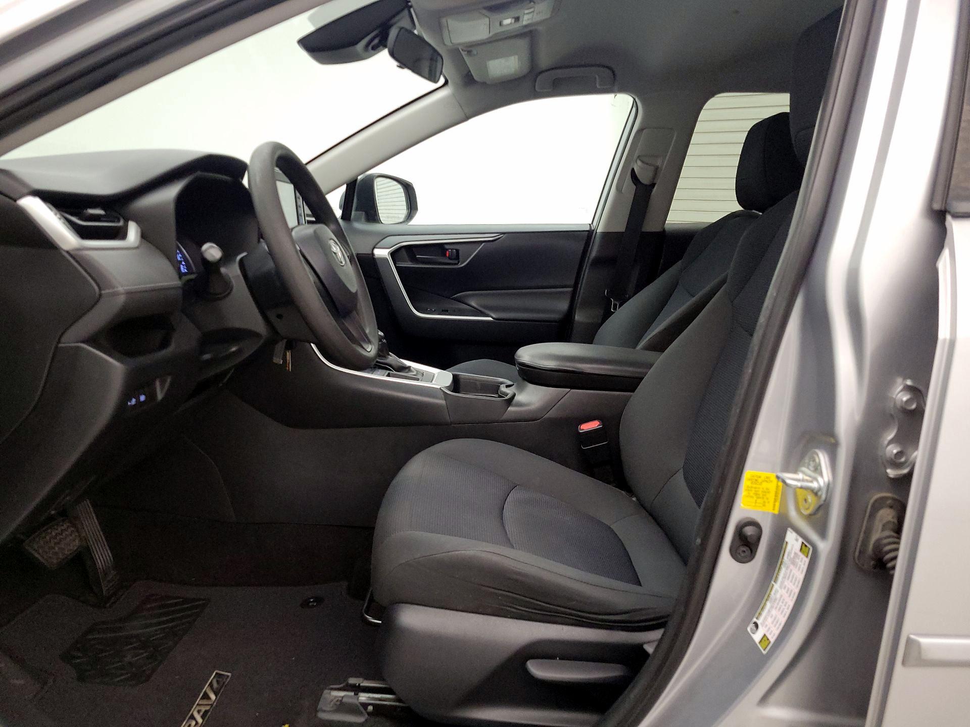 Thumbnail: 2019 Toyota RAV4 - 11