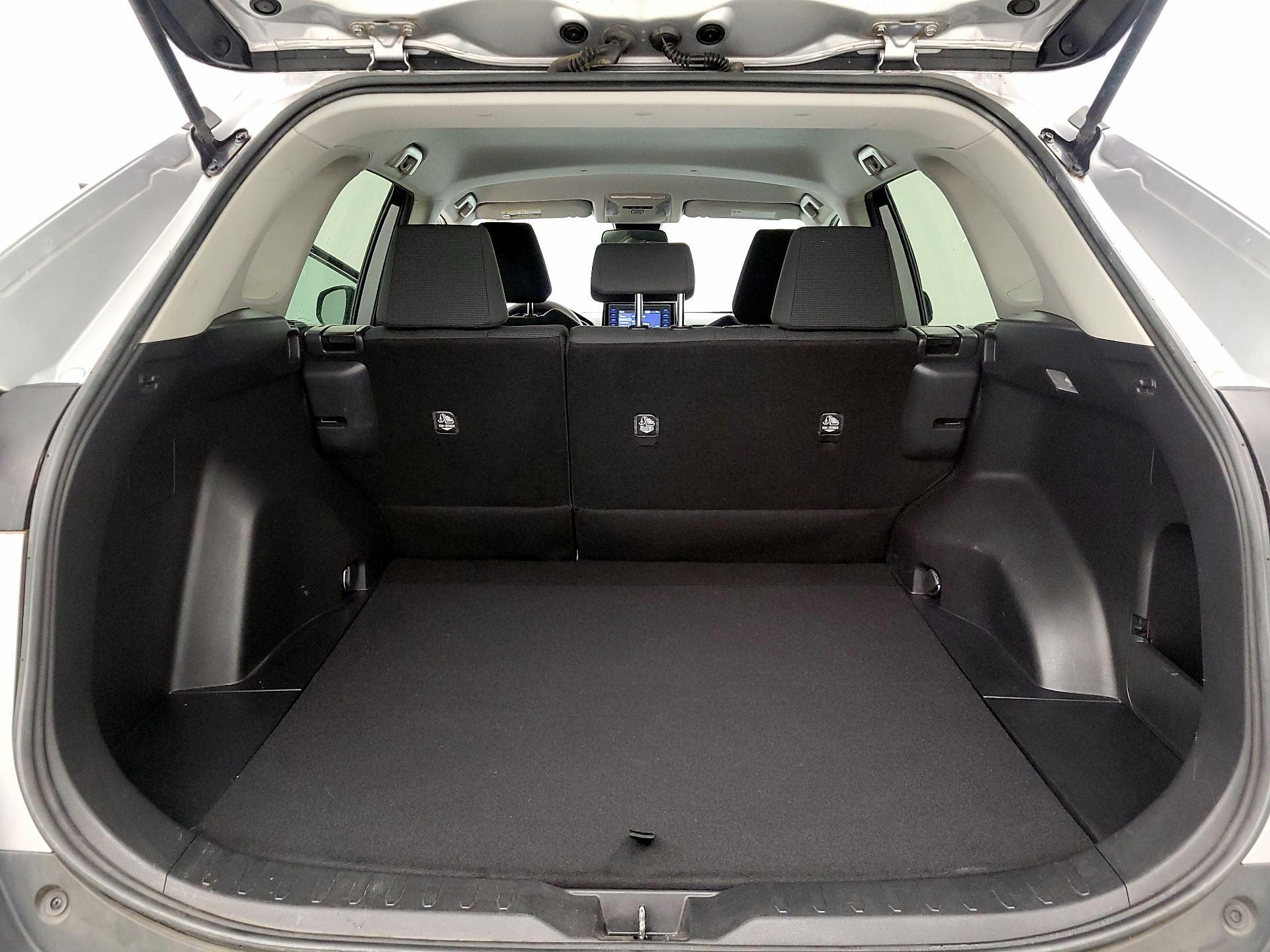 Thumbnail: 2019 Toyota RAV4 - 20