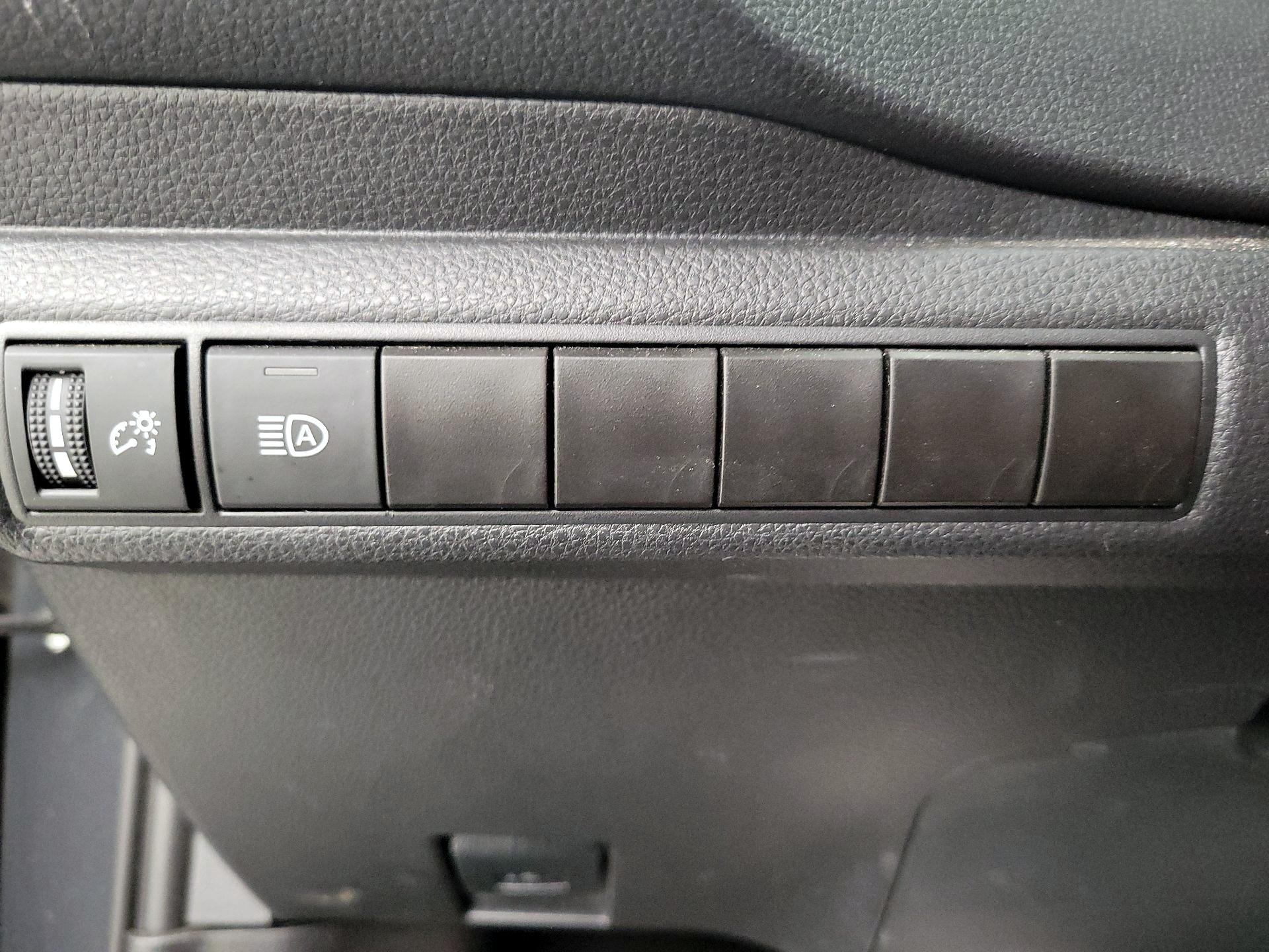 Thumbnail: 2025 Toyota Corolla - 13