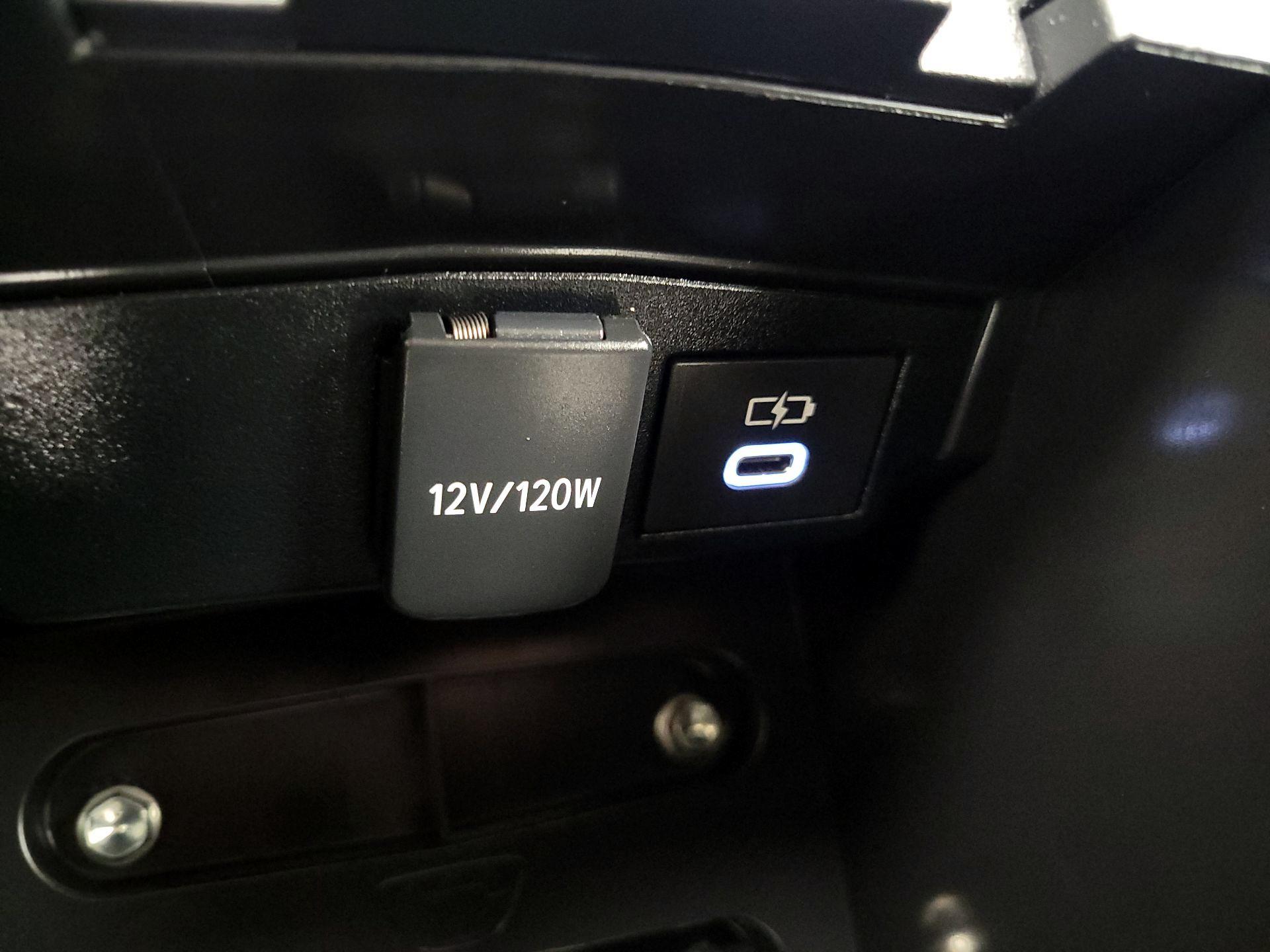 Thumbnail: 2025 Toyota Corolla - 18