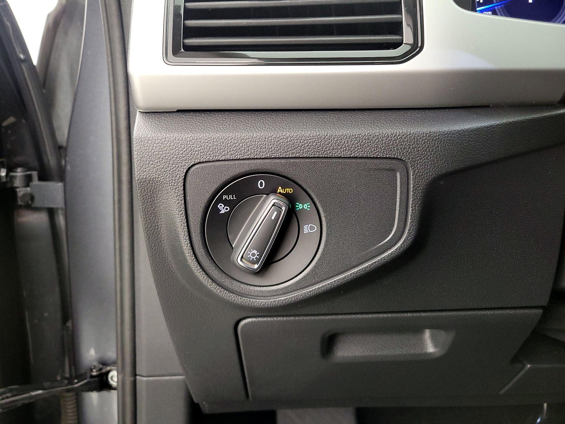 Thumbnail: 2022 Volkswagen Atlas - 13