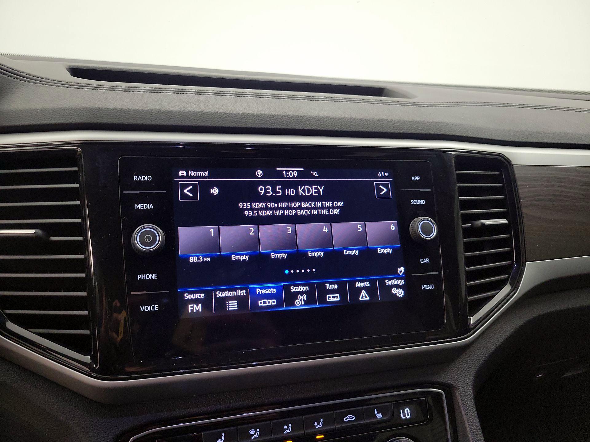 Thumbnail: 2022 Volkswagen Atlas - 15