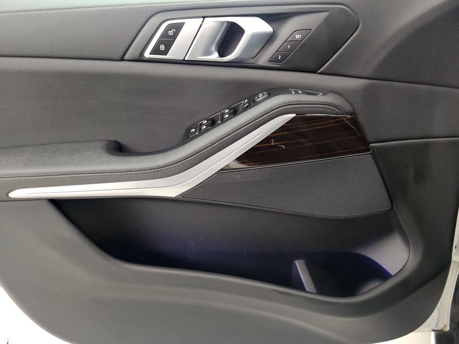 Thumbnail: 2021 BMW X5 - 12