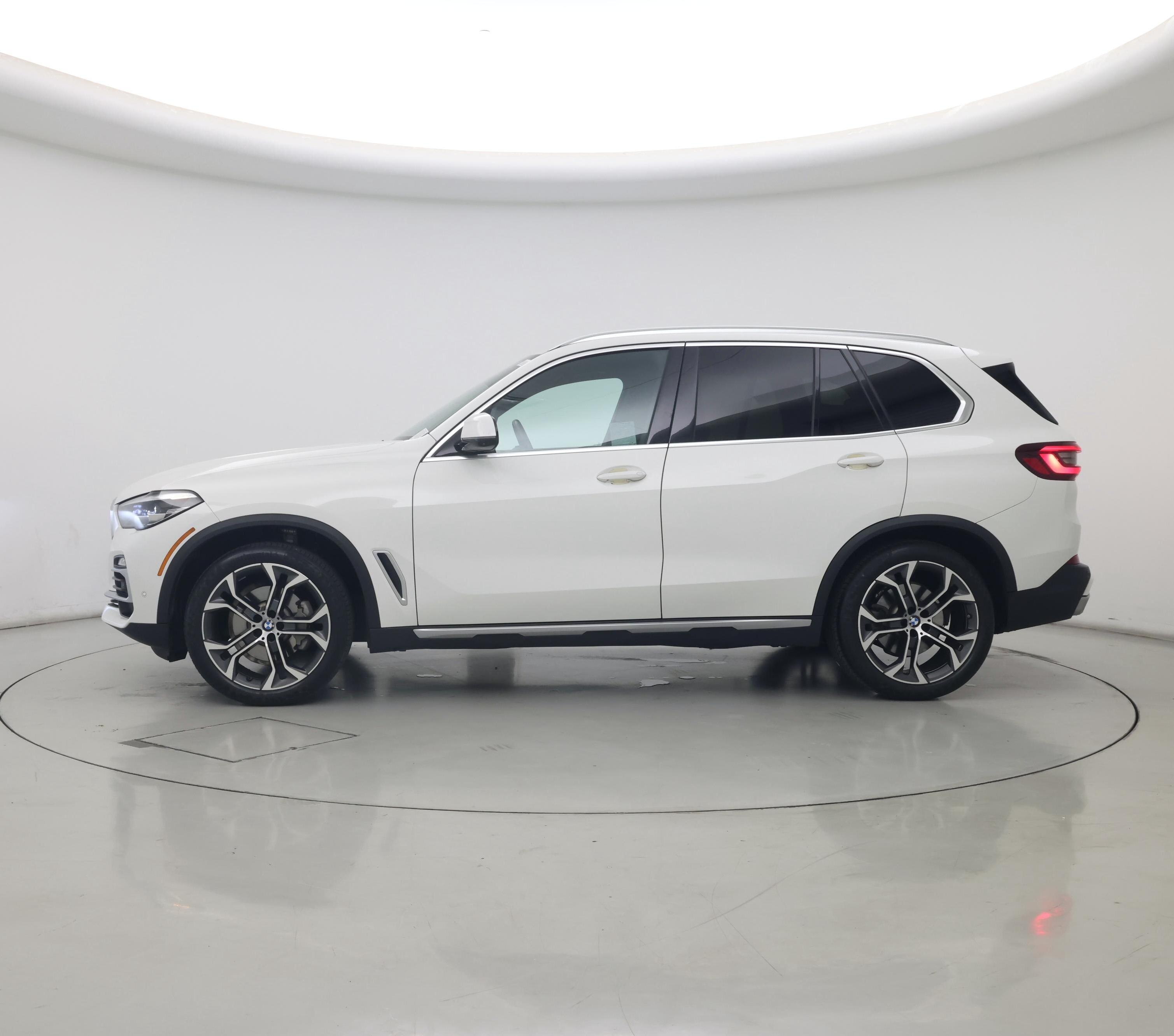 Thumbnail: 2021 BMW X5 - 3