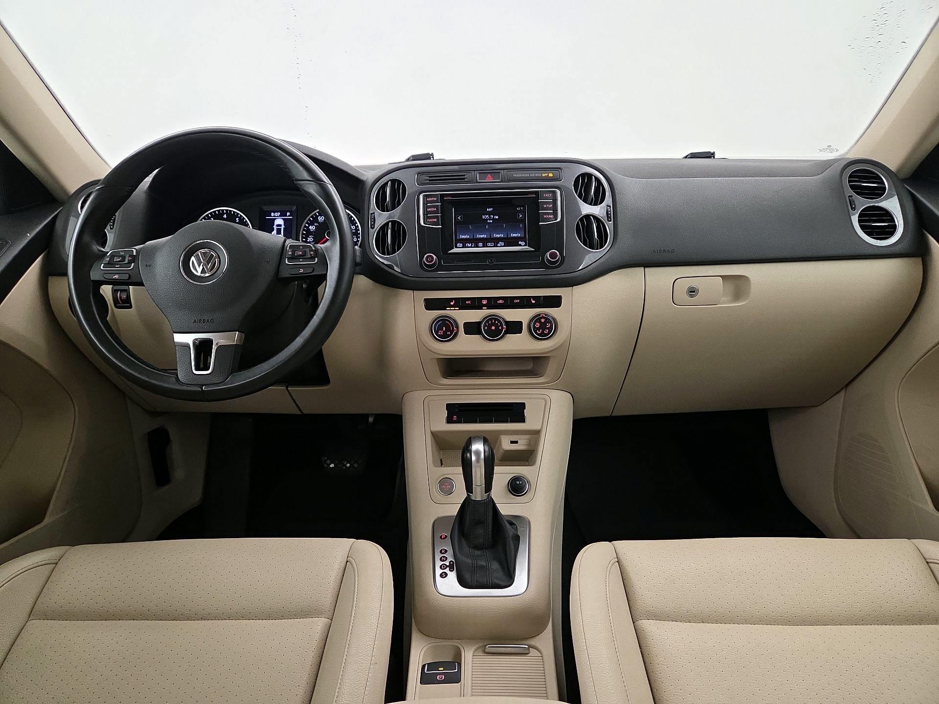 Thumbnail: 2016 Volkswagen Tiguan - 9