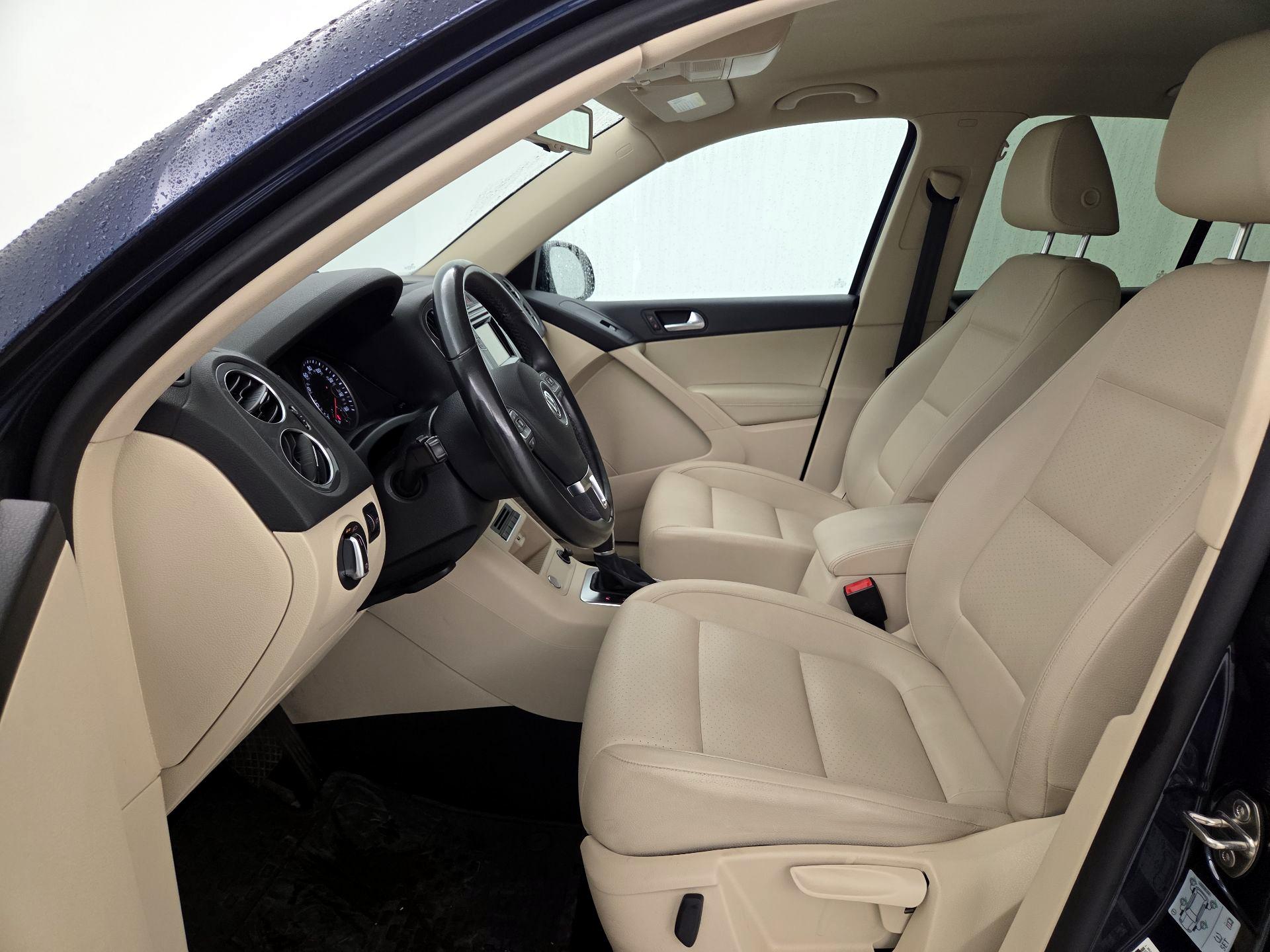 Thumbnail: 2016 Volkswagen Tiguan - 11