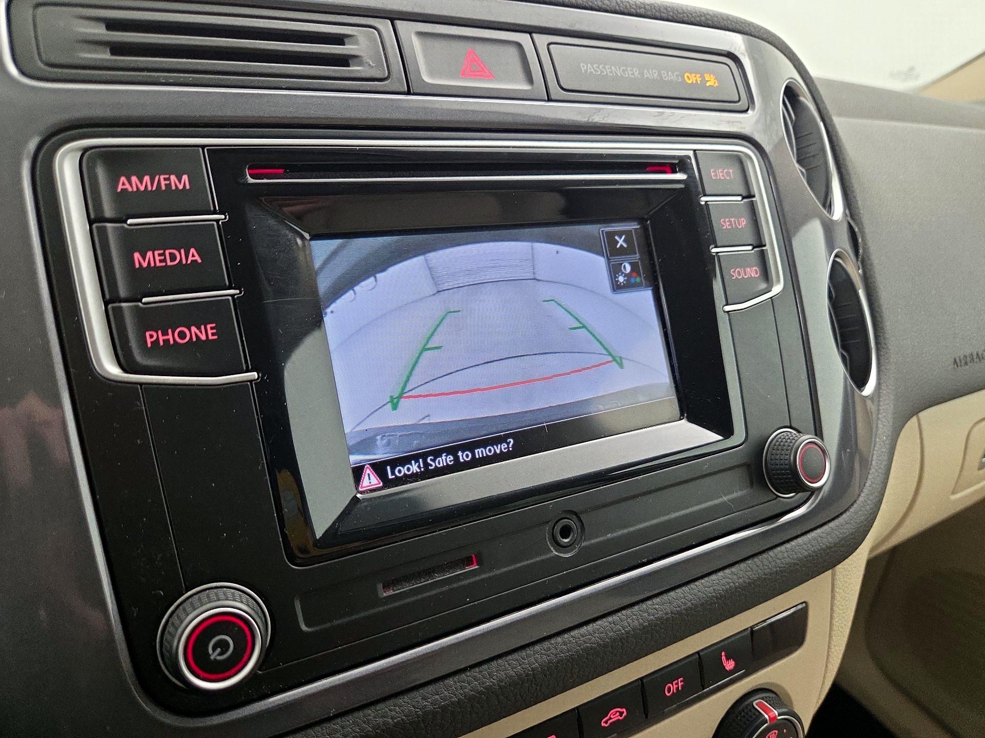 Thumbnail: 2016 Volkswagen Tiguan - 14