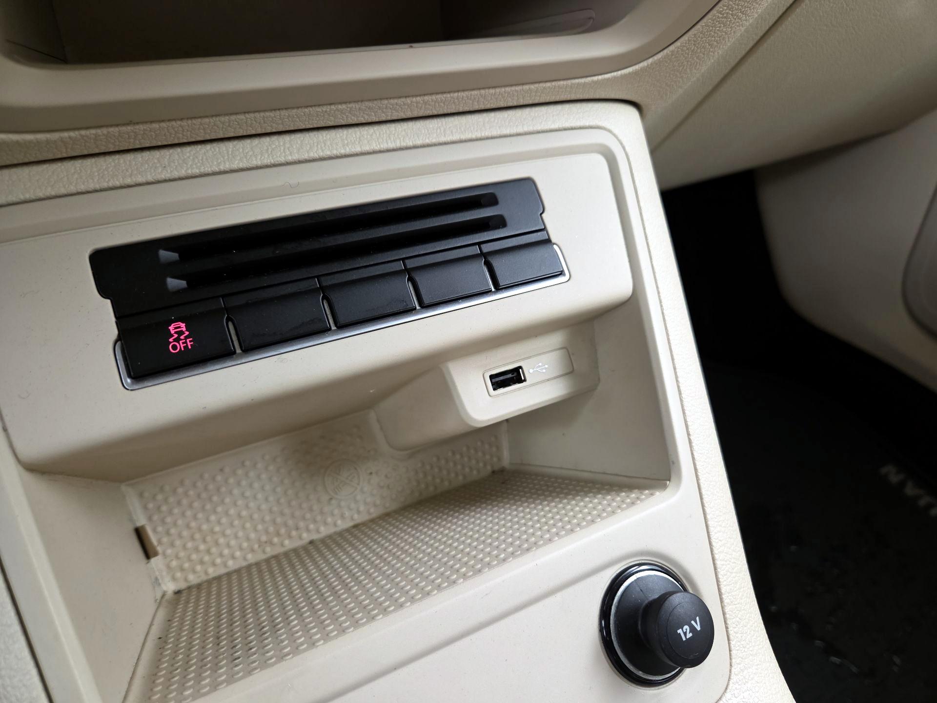 Thumbnail: 2016 Volkswagen Tiguan - 18