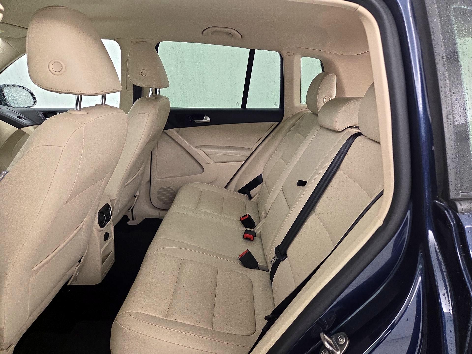 Thumbnail: 2016 Volkswagen Tiguan - 19