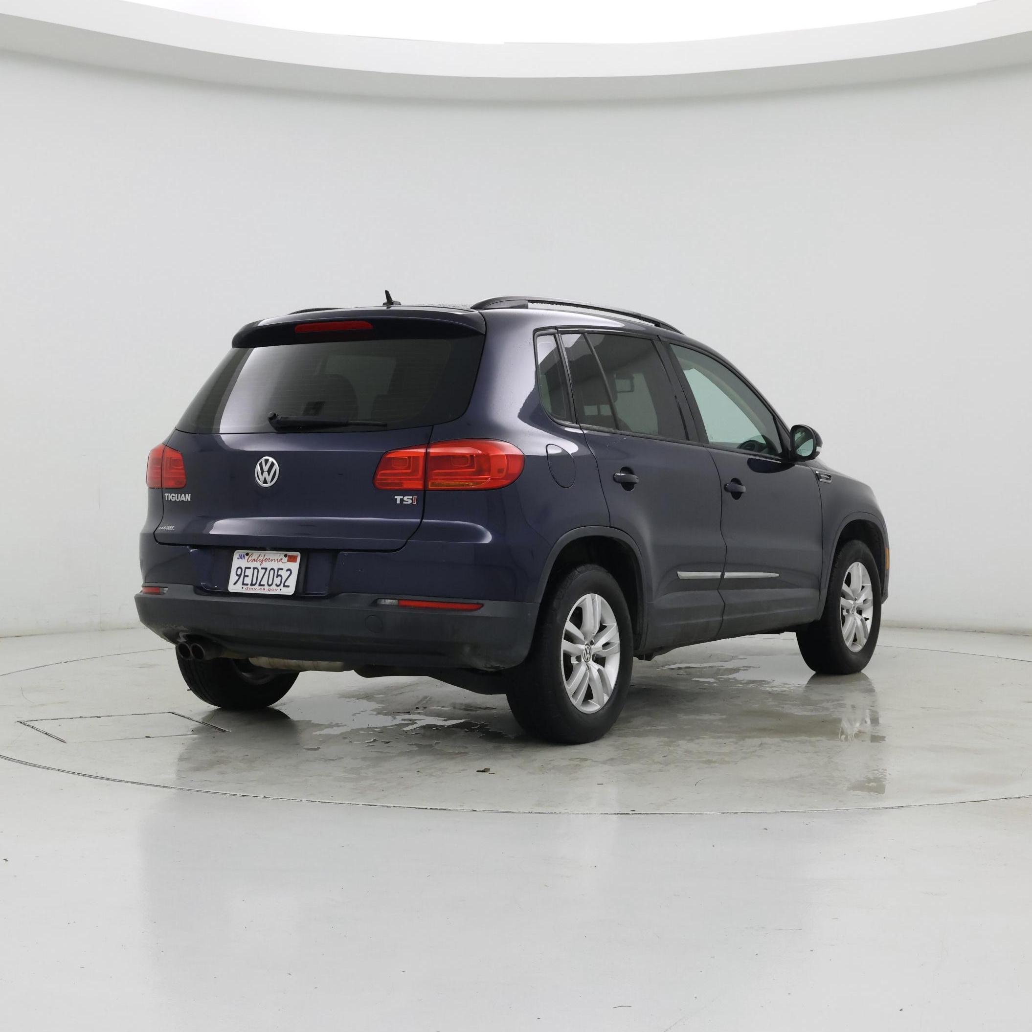 Thumbnail: 2016 Volkswagen Tiguan - 8