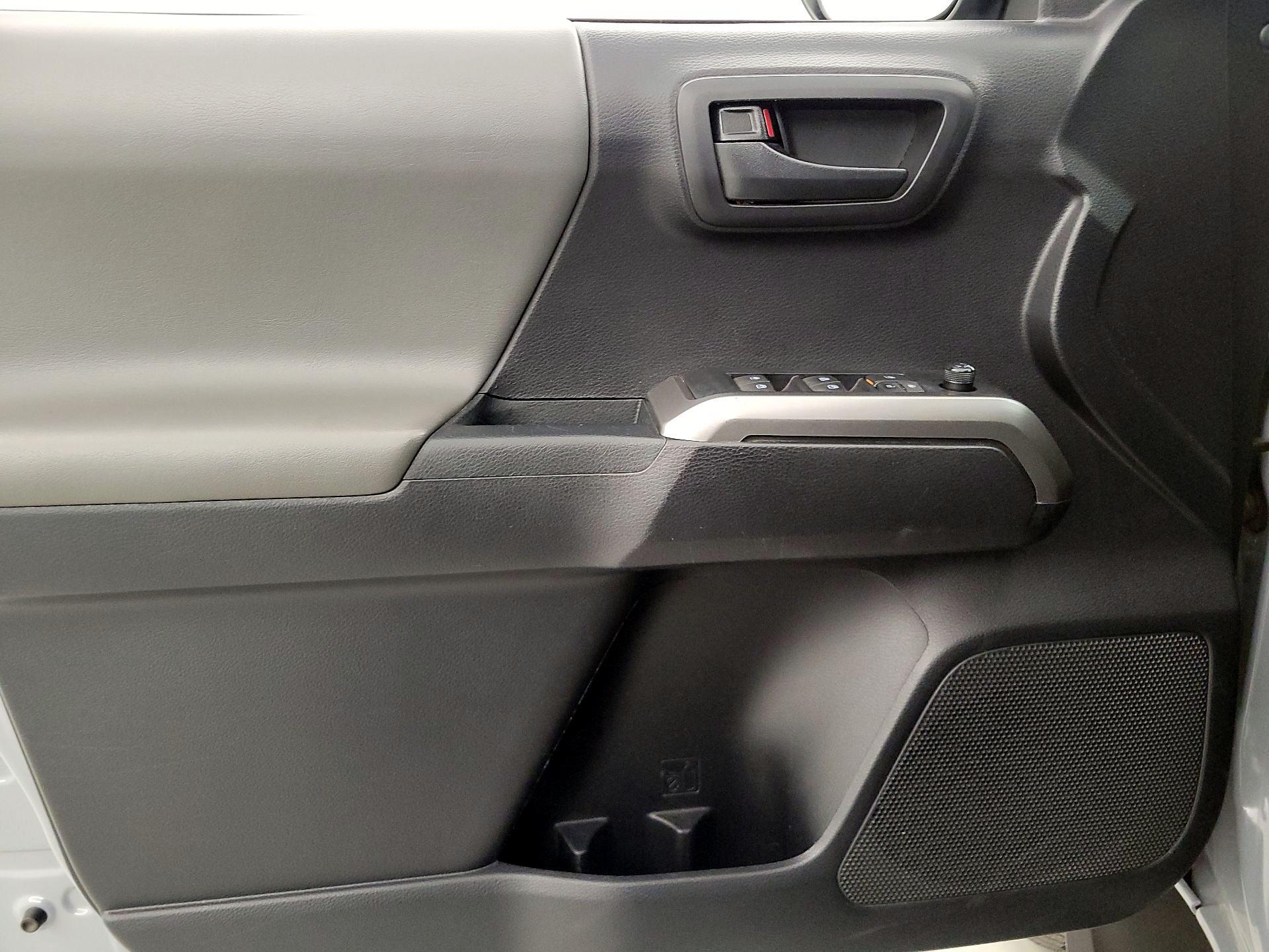 Thumbnail: 2021 Toyota Tacoma - 12