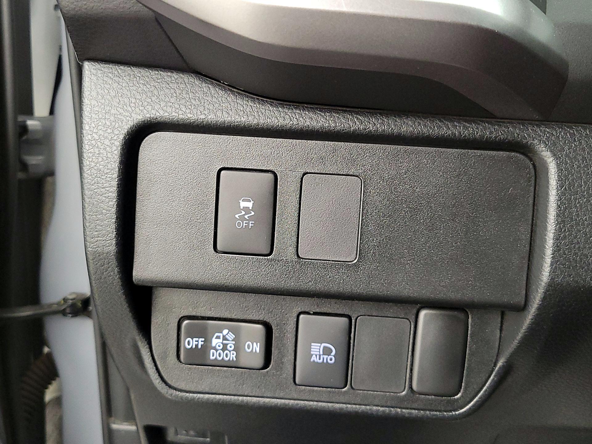 Thumbnail: 2021 Toyota Tacoma - 13