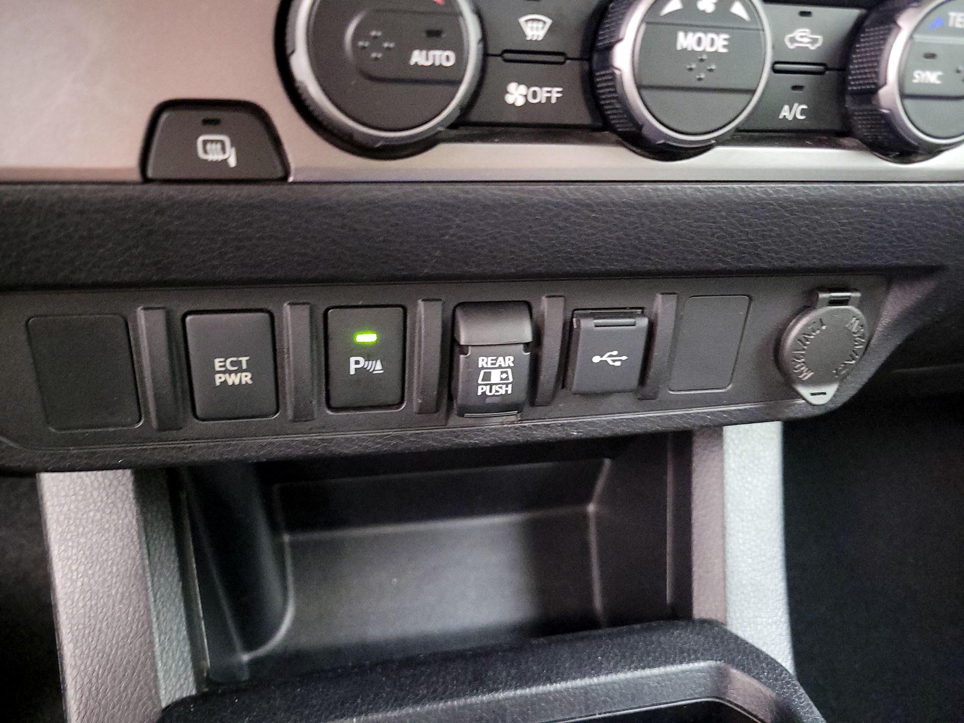 Thumbnail: 2021 Toyota Tacoma - 18