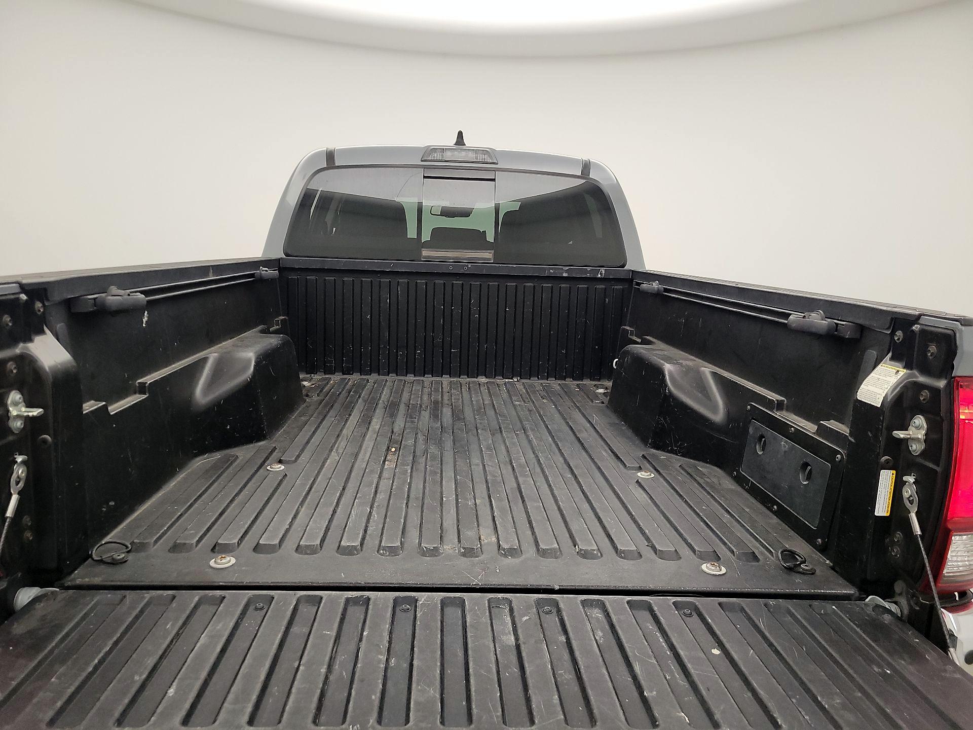 Thumbnail: 2021 Toyota Tacoma - 20