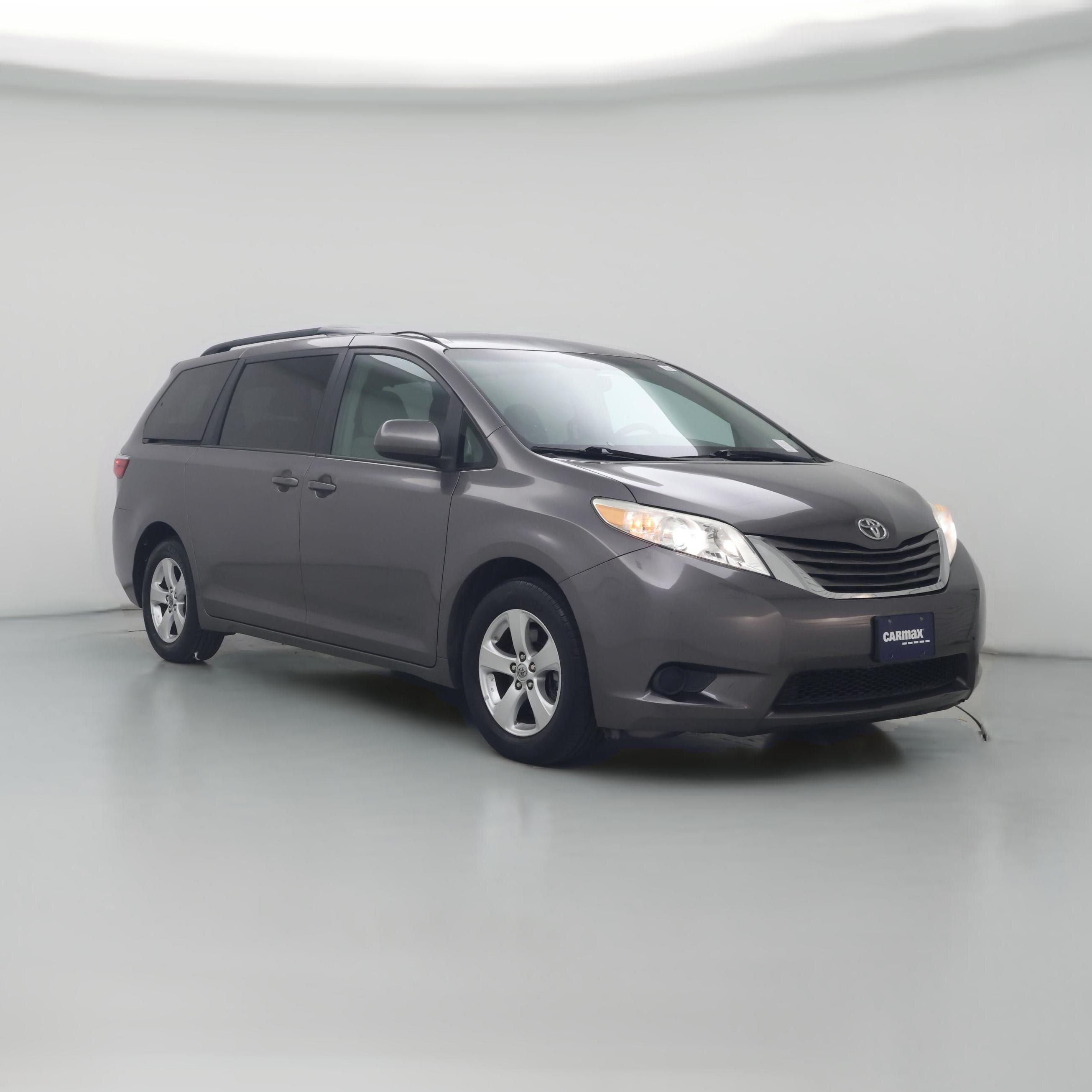 Thumbnail: 2017 Toyota Sienna - 1